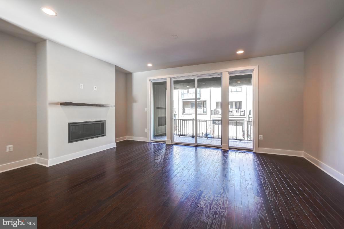 DOWNTOWN BRAMBLETON - Residential Lease