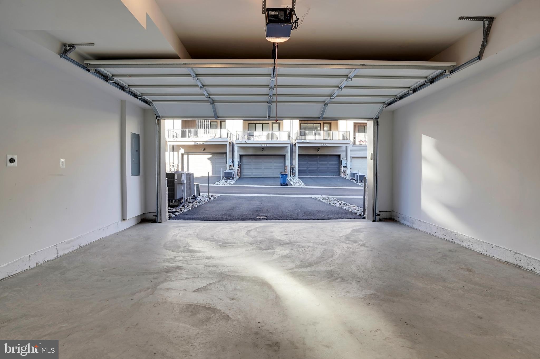 DOWNTOWN BRAMBLETON - Residential Lease