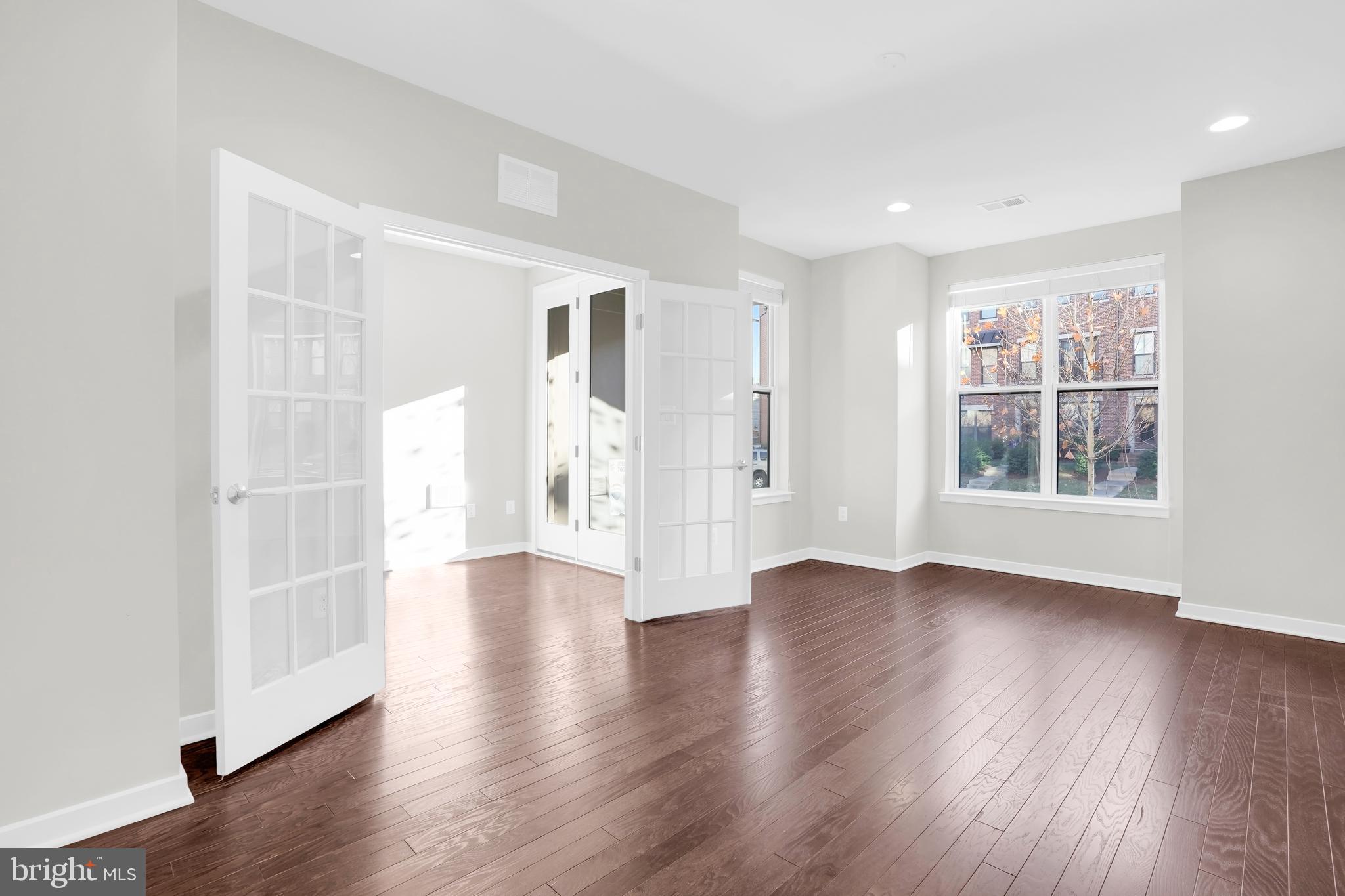 DOWNTOWN BRAMBLETON - Residential Lease