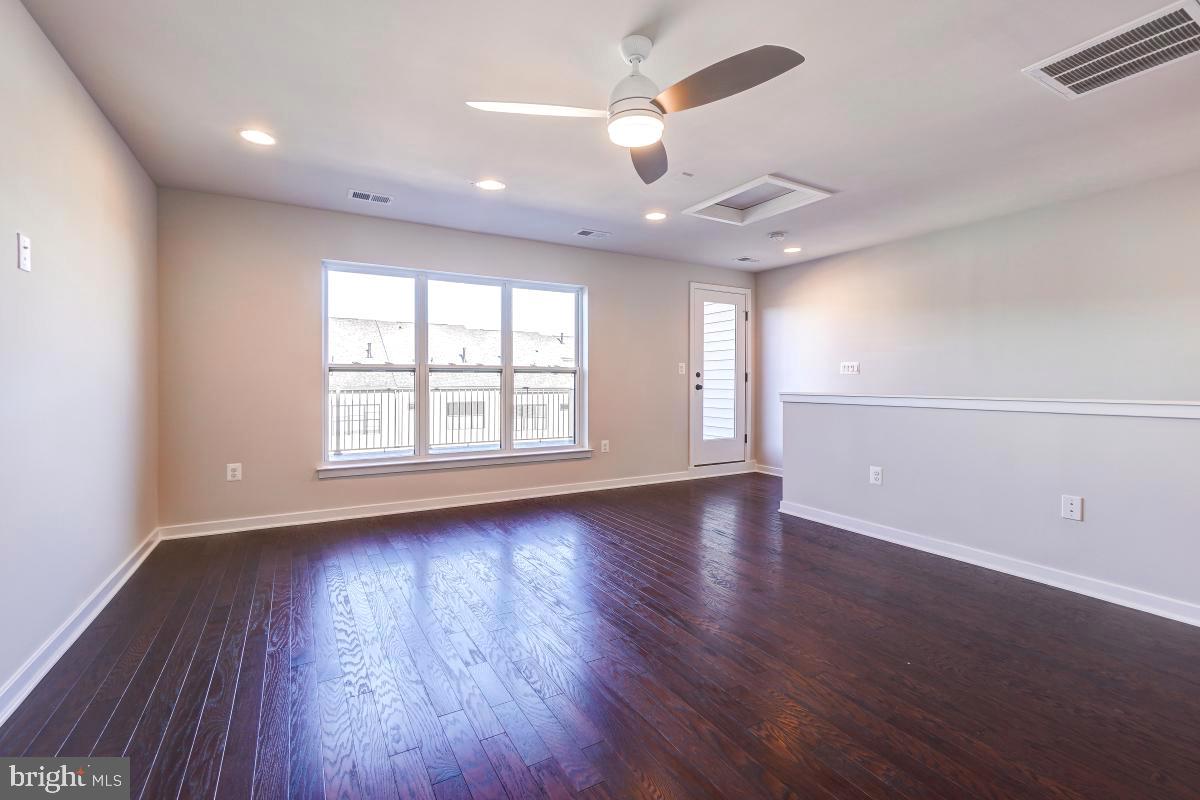 DOWNTOWN BRAMBLETON - Residential Lease