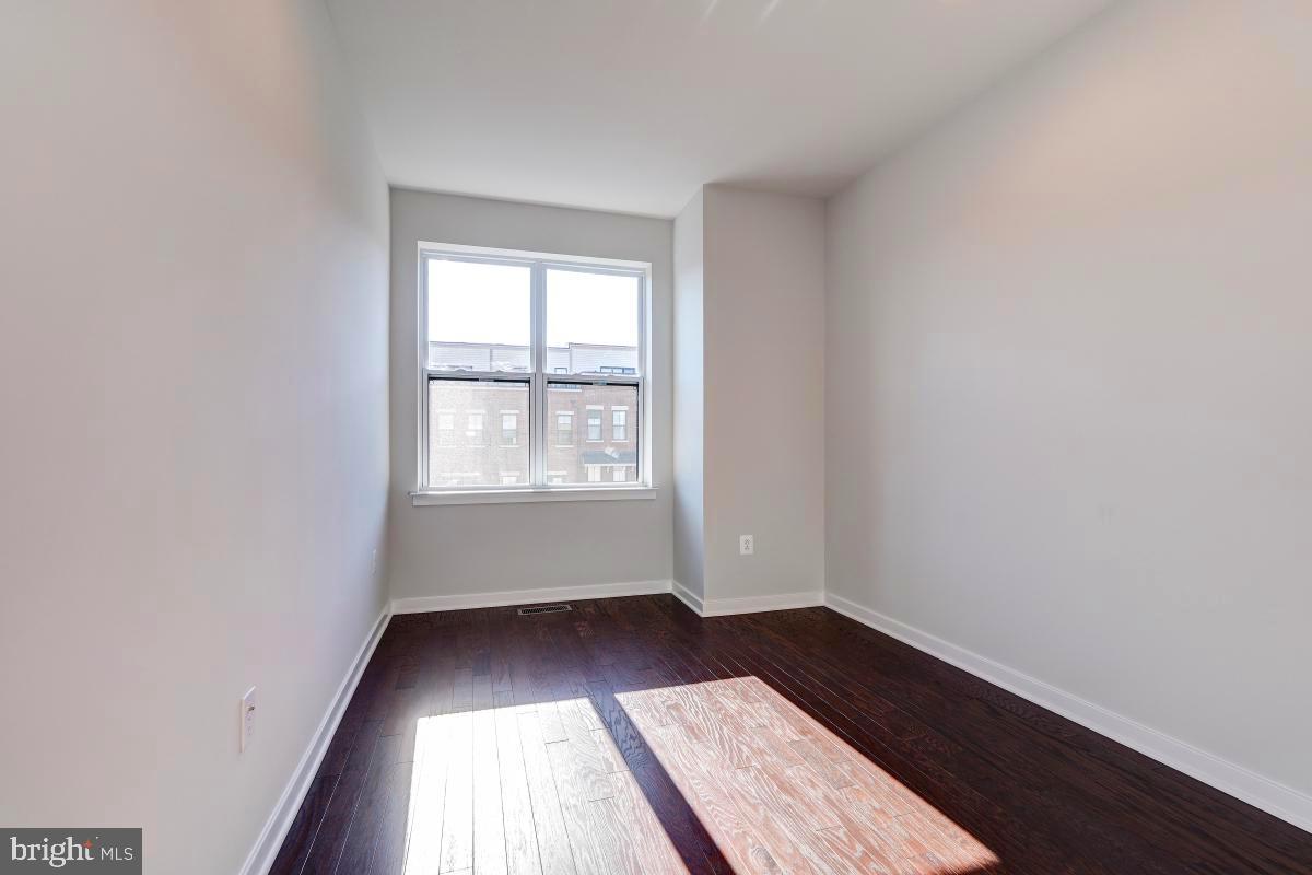 DOWNTOWN BRAMBLETON - Residential Lease