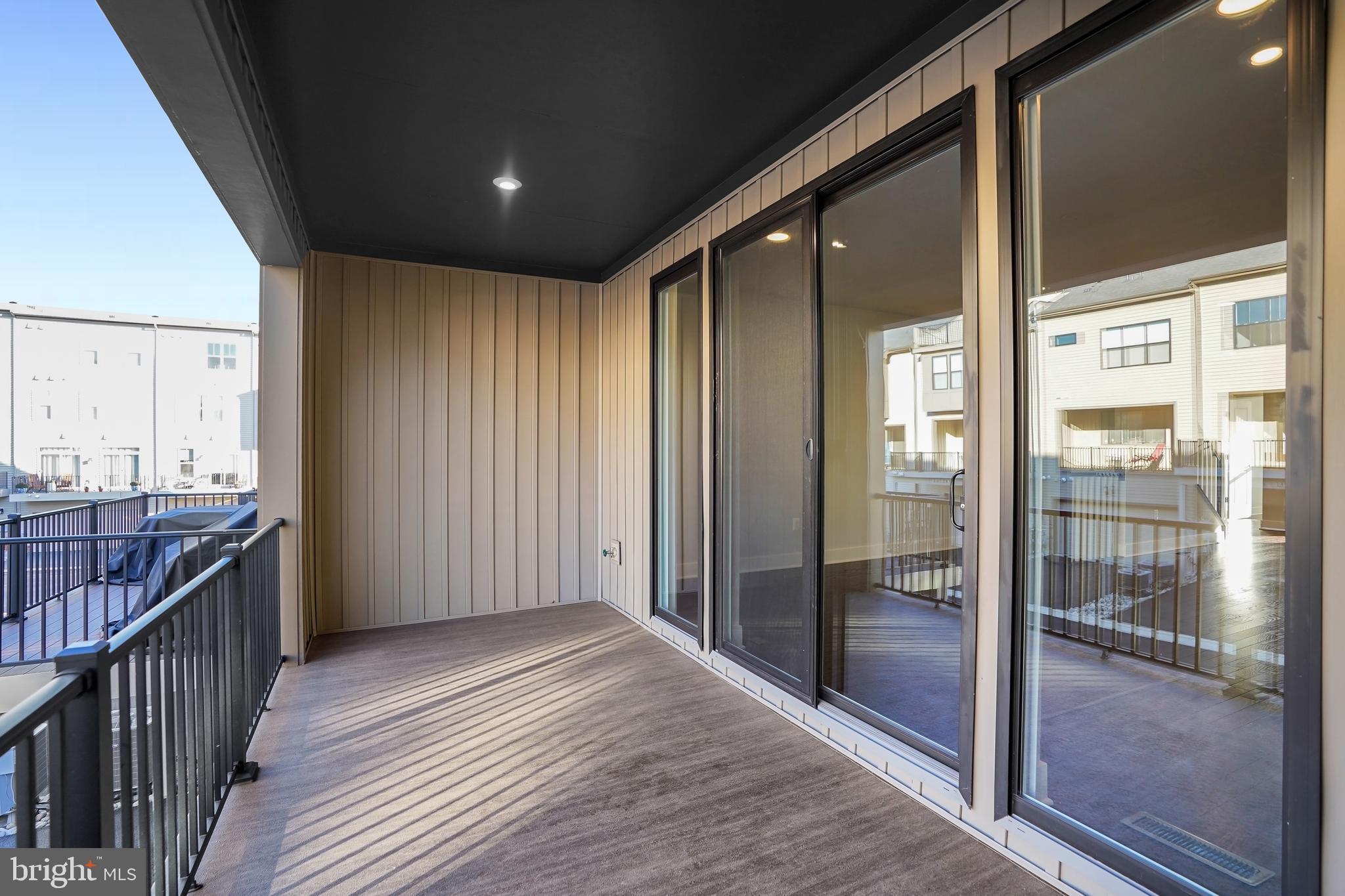 DOWNTOWN BRAMBLETON - Residential Lease