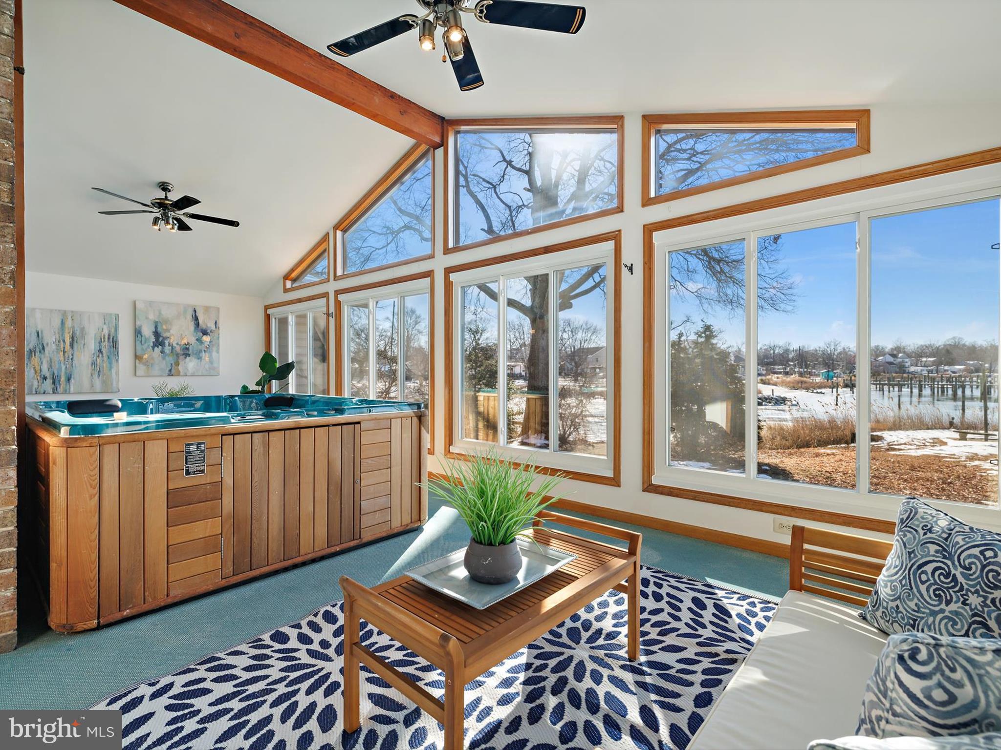 OAK BLUFF - Residential