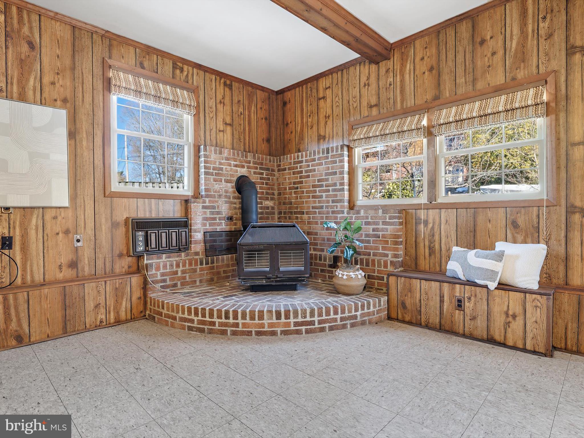 OAK BLUFF - Residential