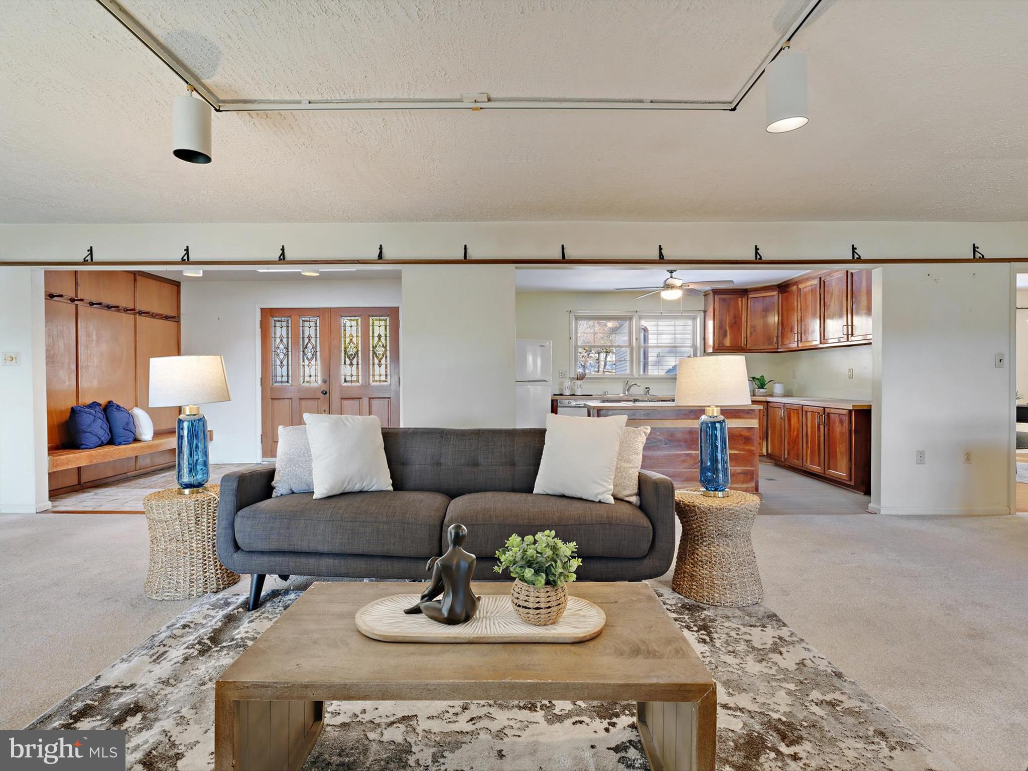 OAK BLUFF - Residential