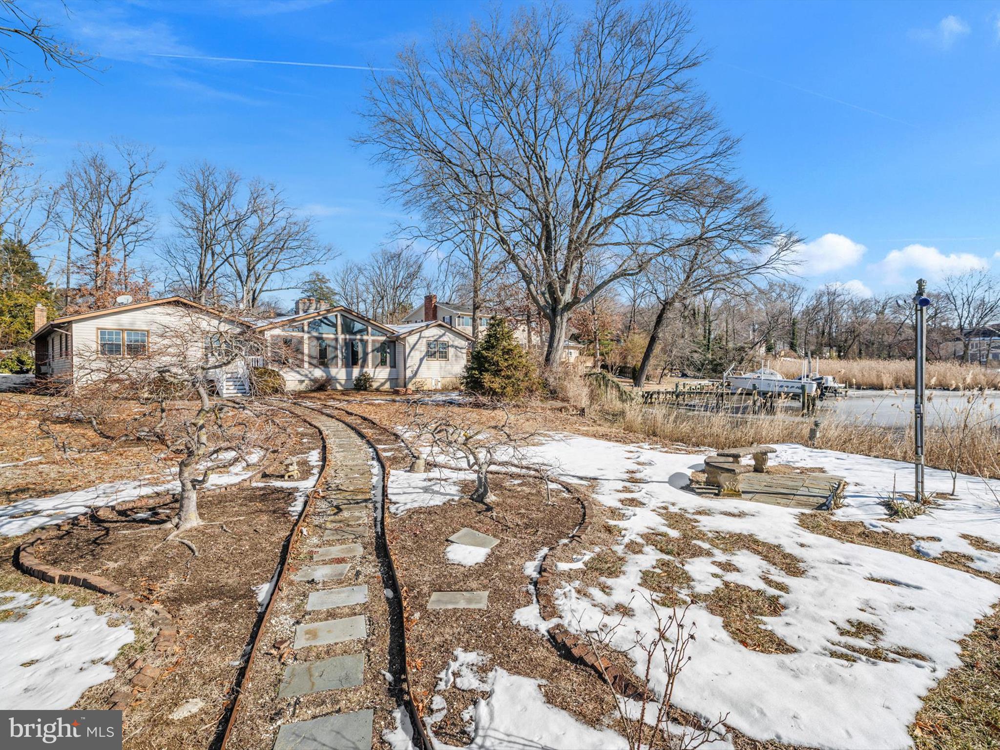 OAK BLUFF - Residential