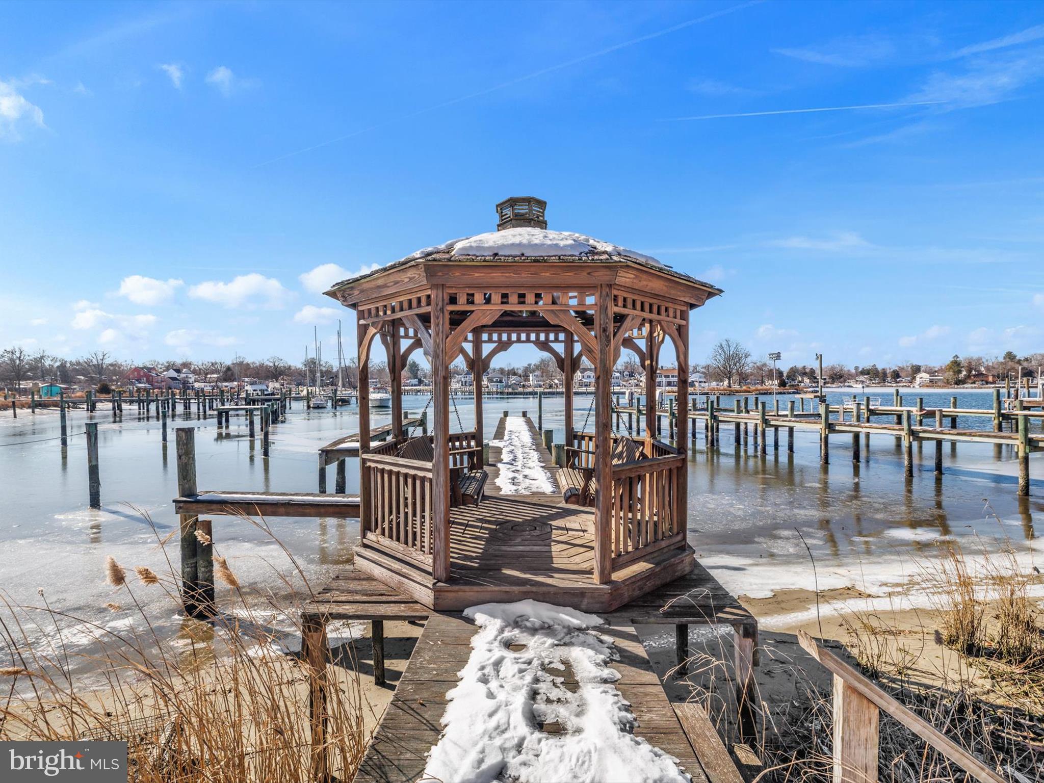 OAK BLUFF - Residential