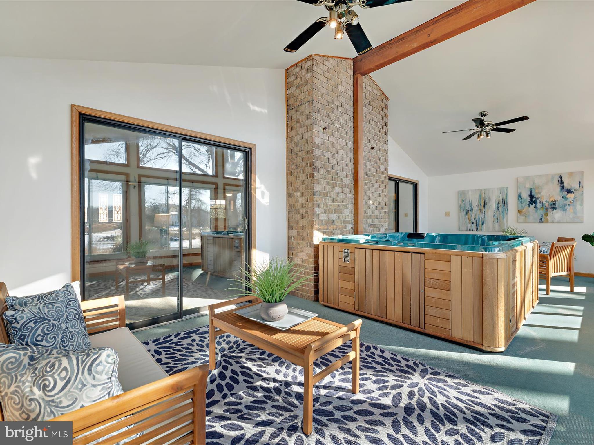 OAK BLUFF - Residential