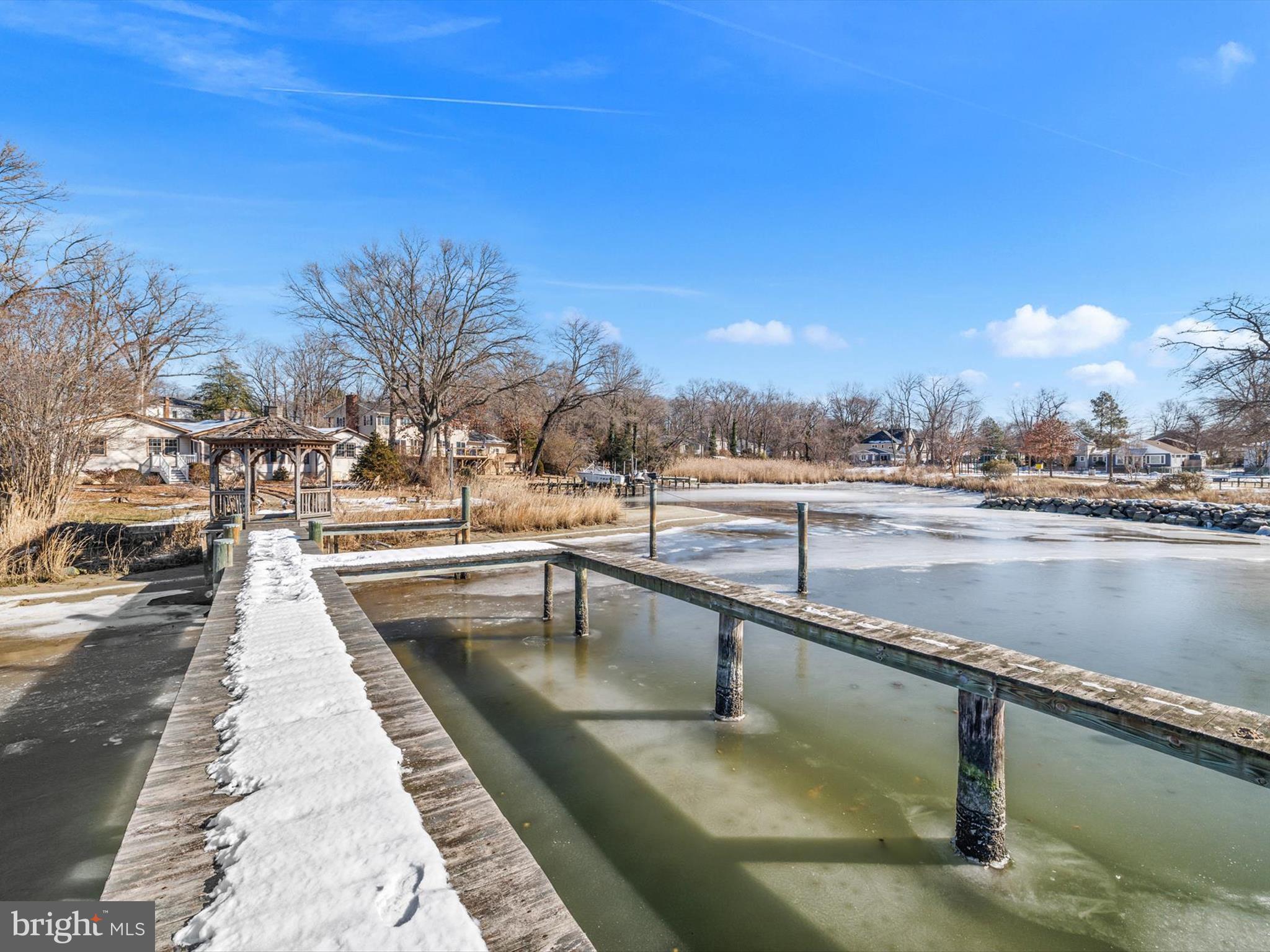 OAK BLUFF - Residential