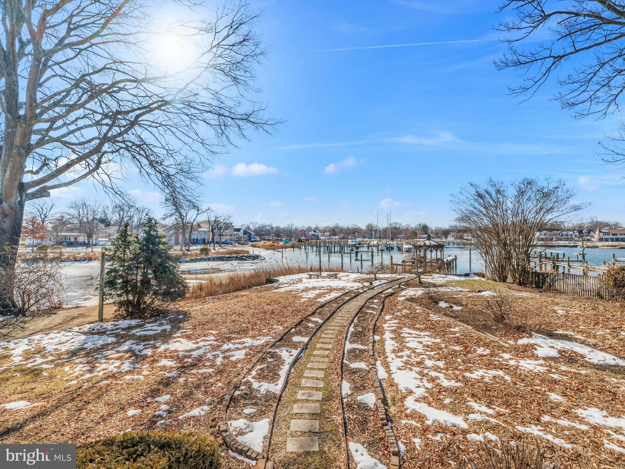 OAK BLUFF - Residential