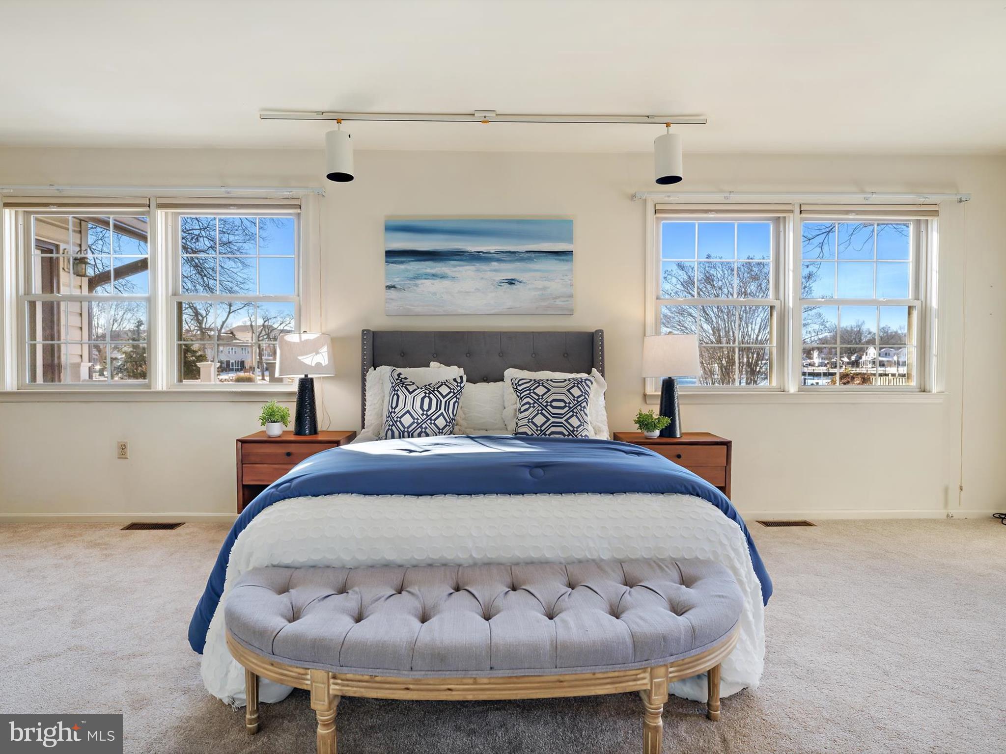 OAK BLUFF - Residential