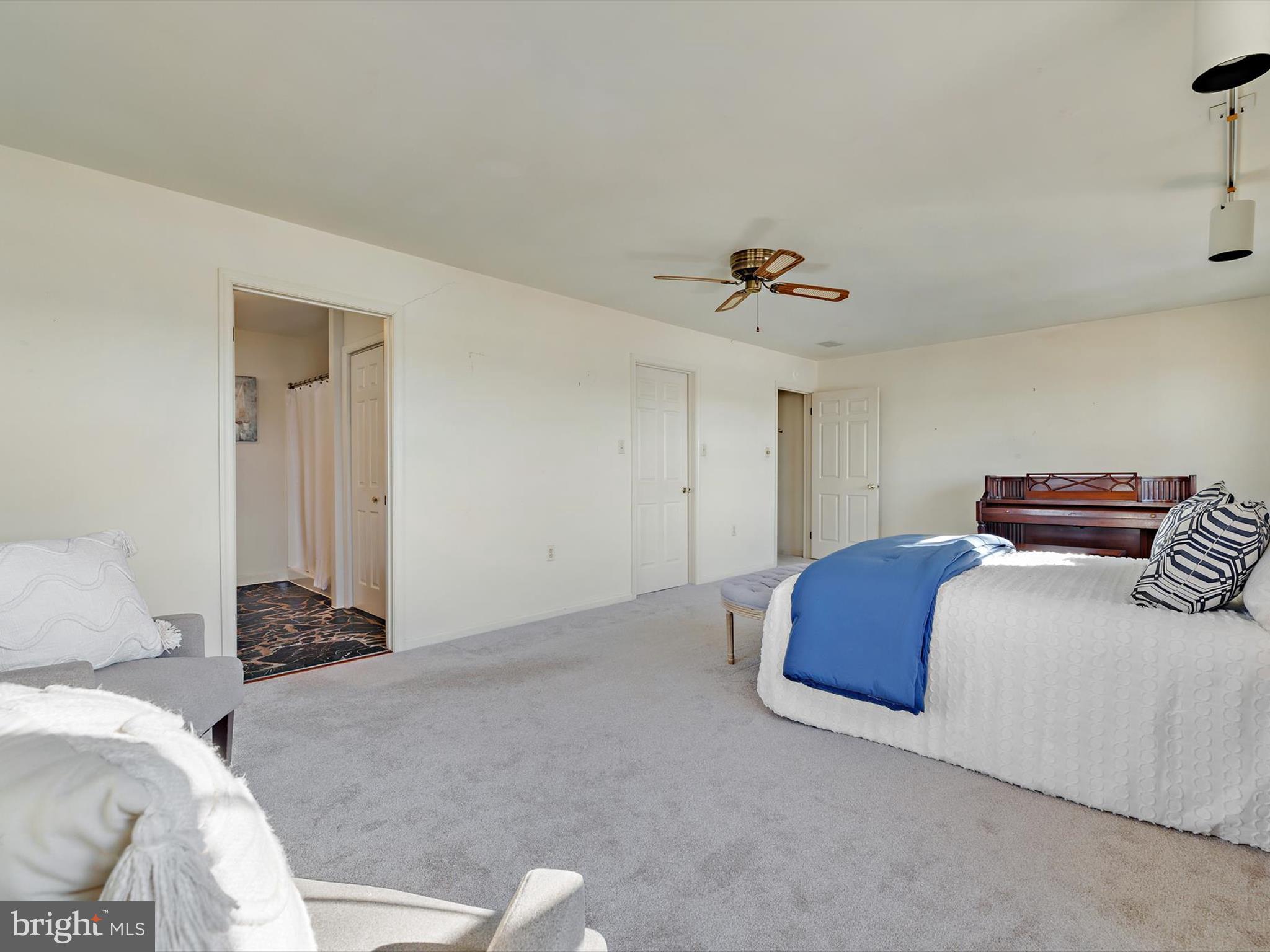 OAK BLUFF - Residential