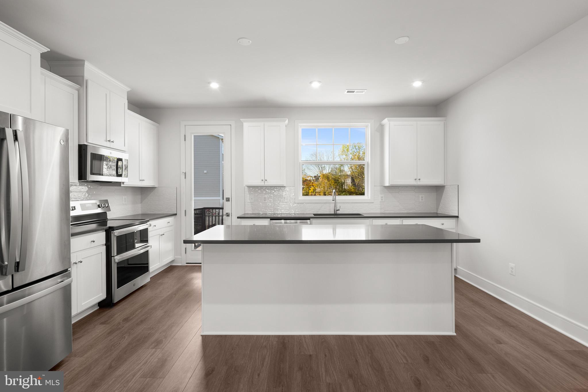 HERITAGE AT MARSHALL - Residential