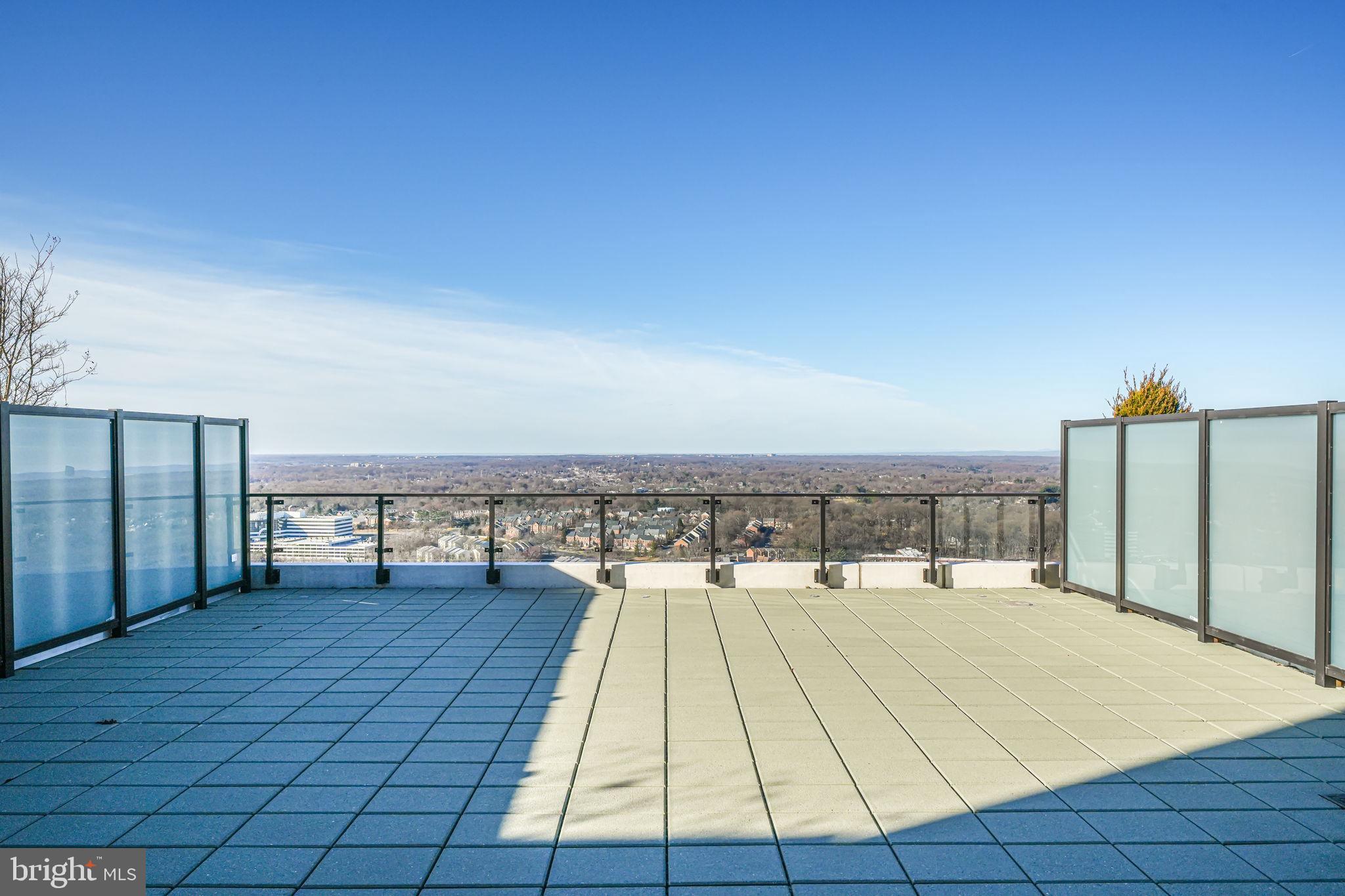 THE VERSE CONDO - Residential Lease