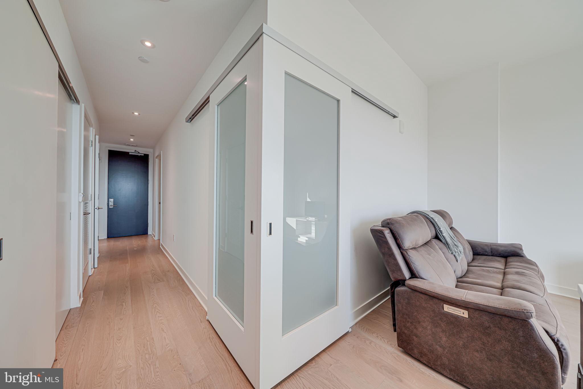 THE VERSE CONDO - Residential Lease