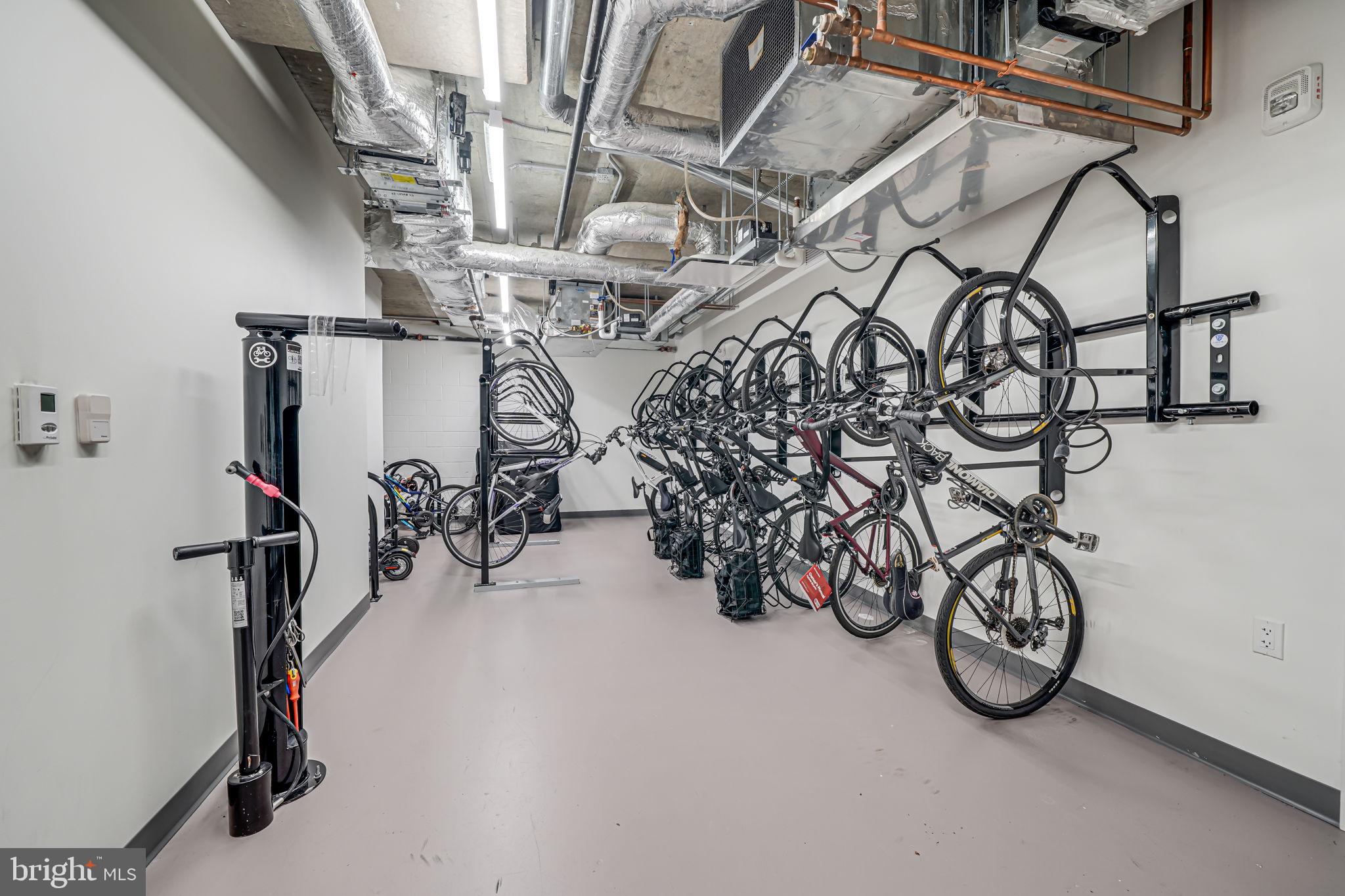 THE VERSE CONDO - Residential Lease