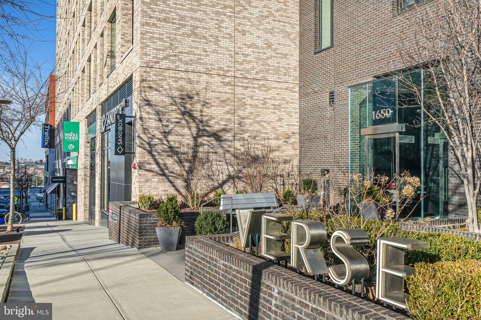 THE VERSE CONDO - Residential Lease