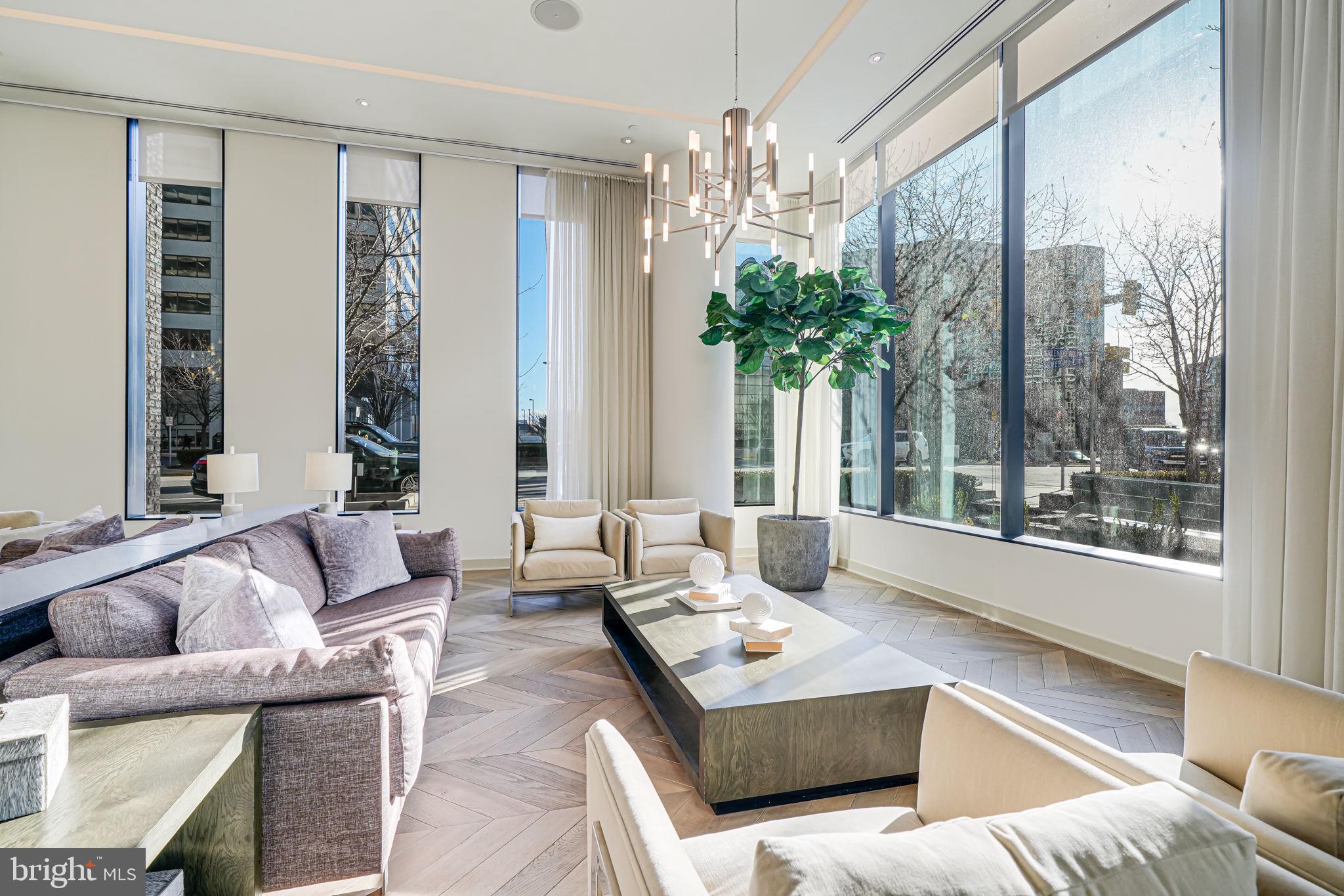 THE VERSE CONDO - Residential Lease