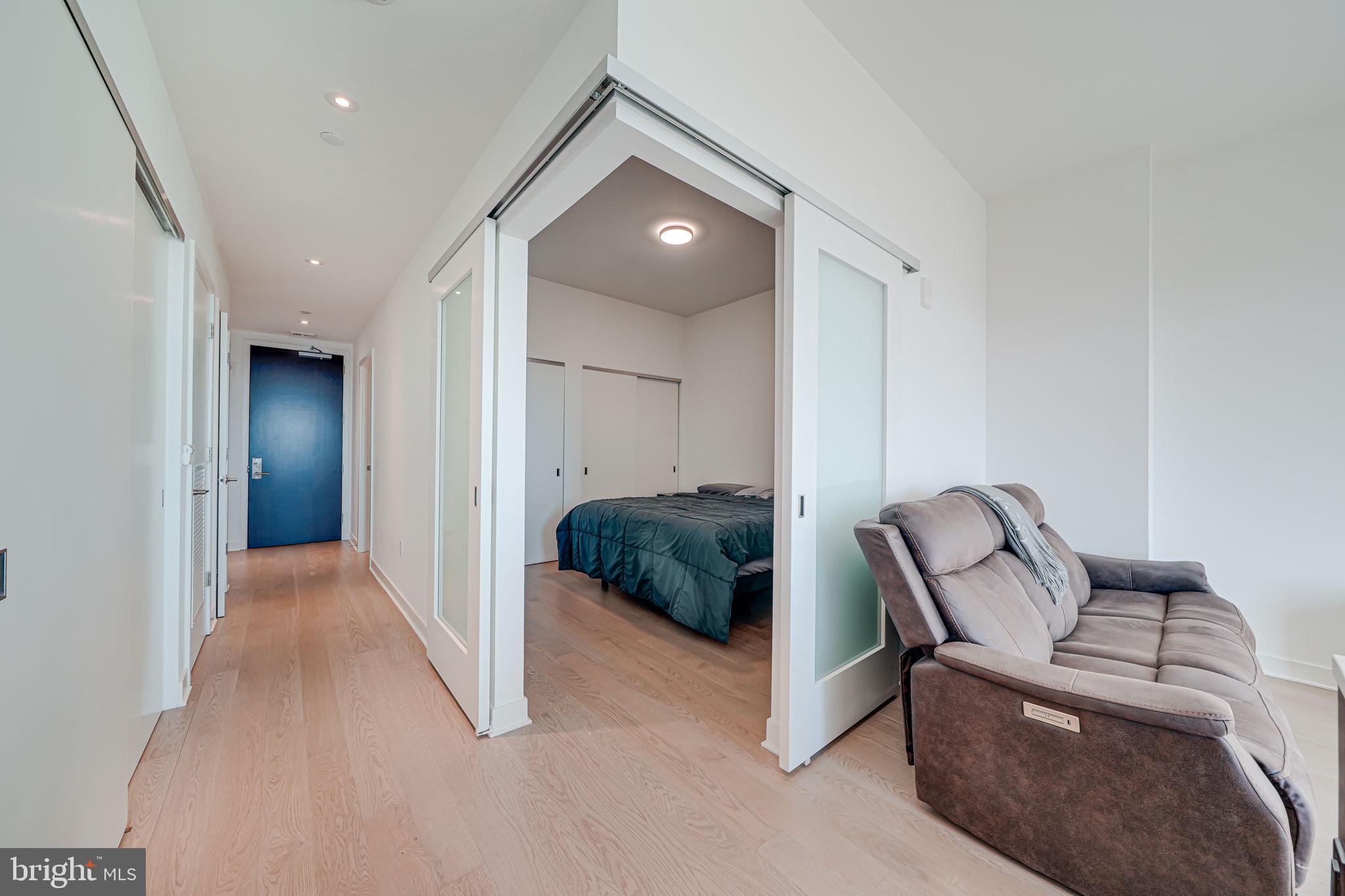 THE VERSE CONDO - Residential Lease