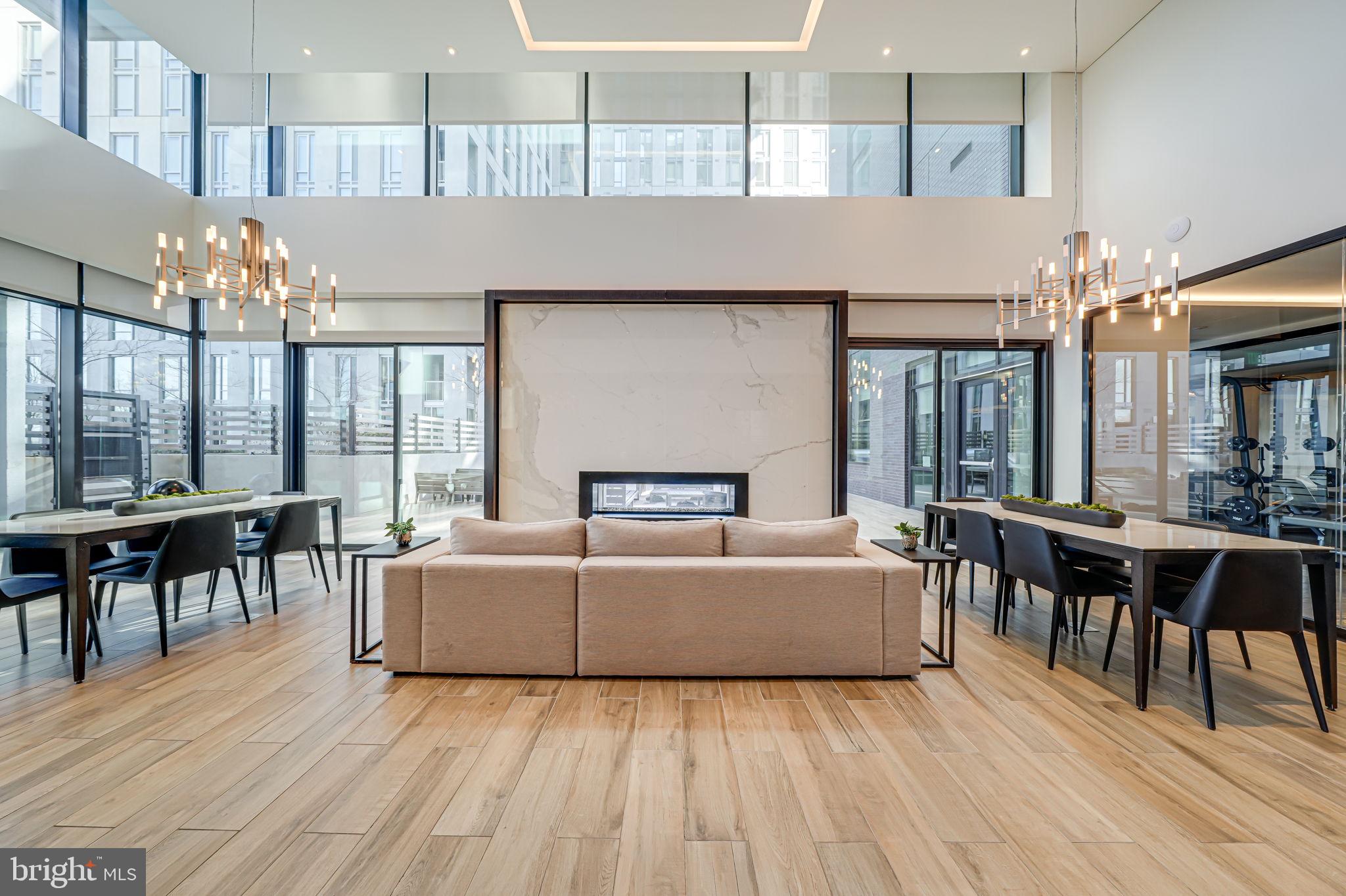 THE VERSE CONDO - Residential Lease