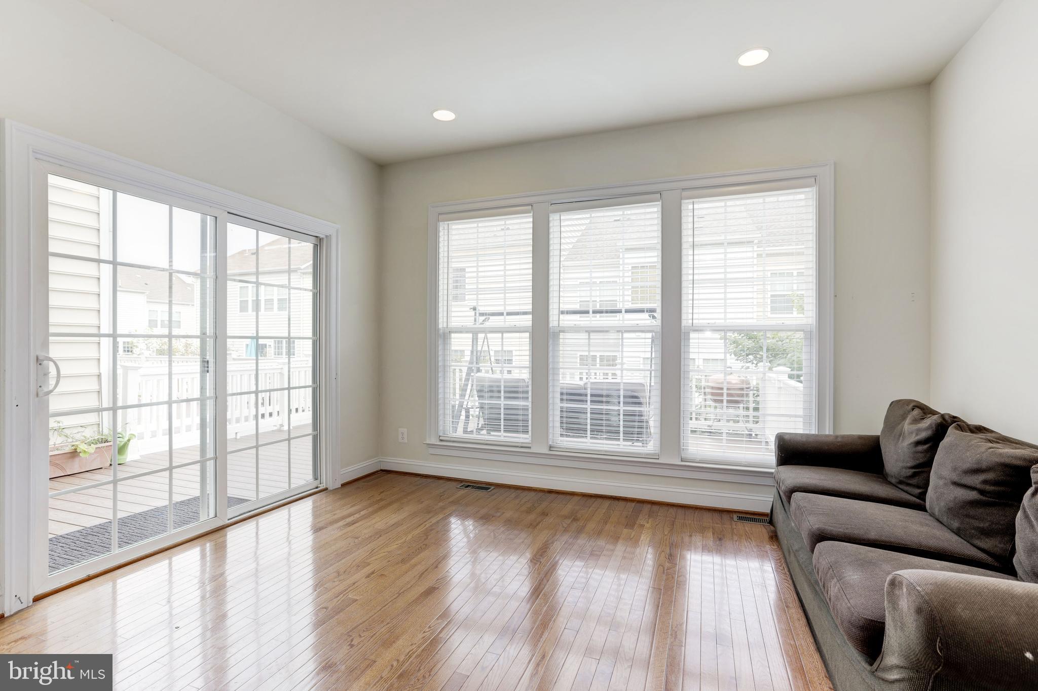 EAST GATE - Residential Lease