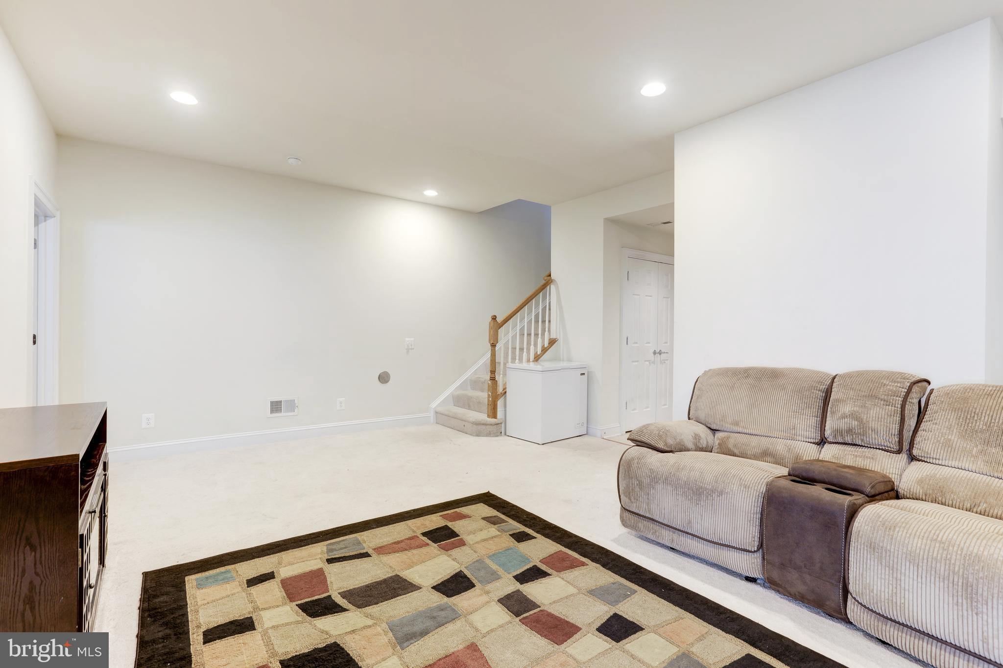 EAST GATE - Residential Lease