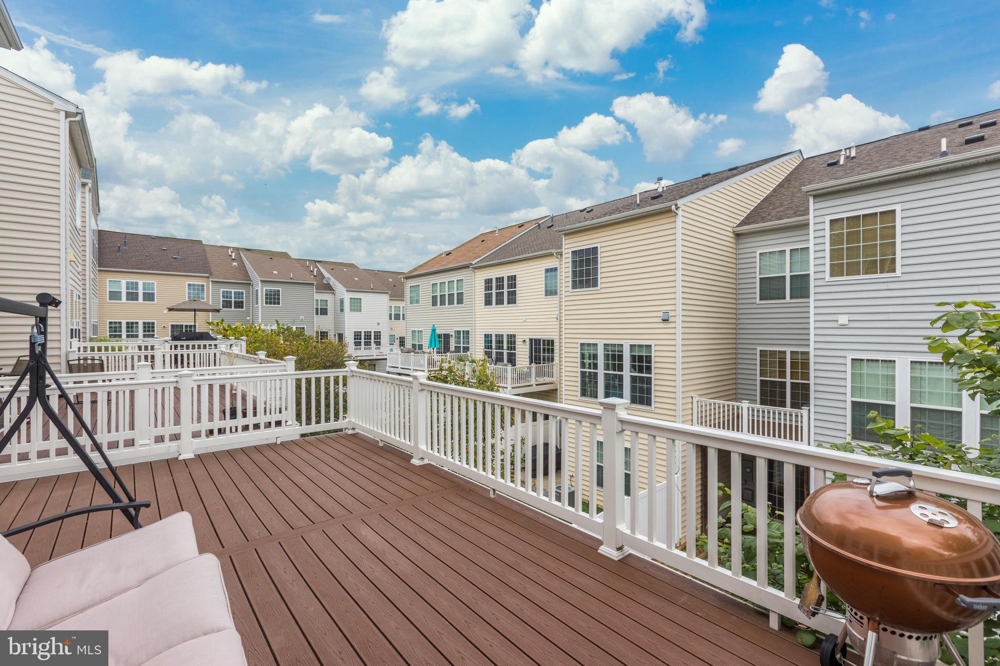 EAST GATE - Residential Lease