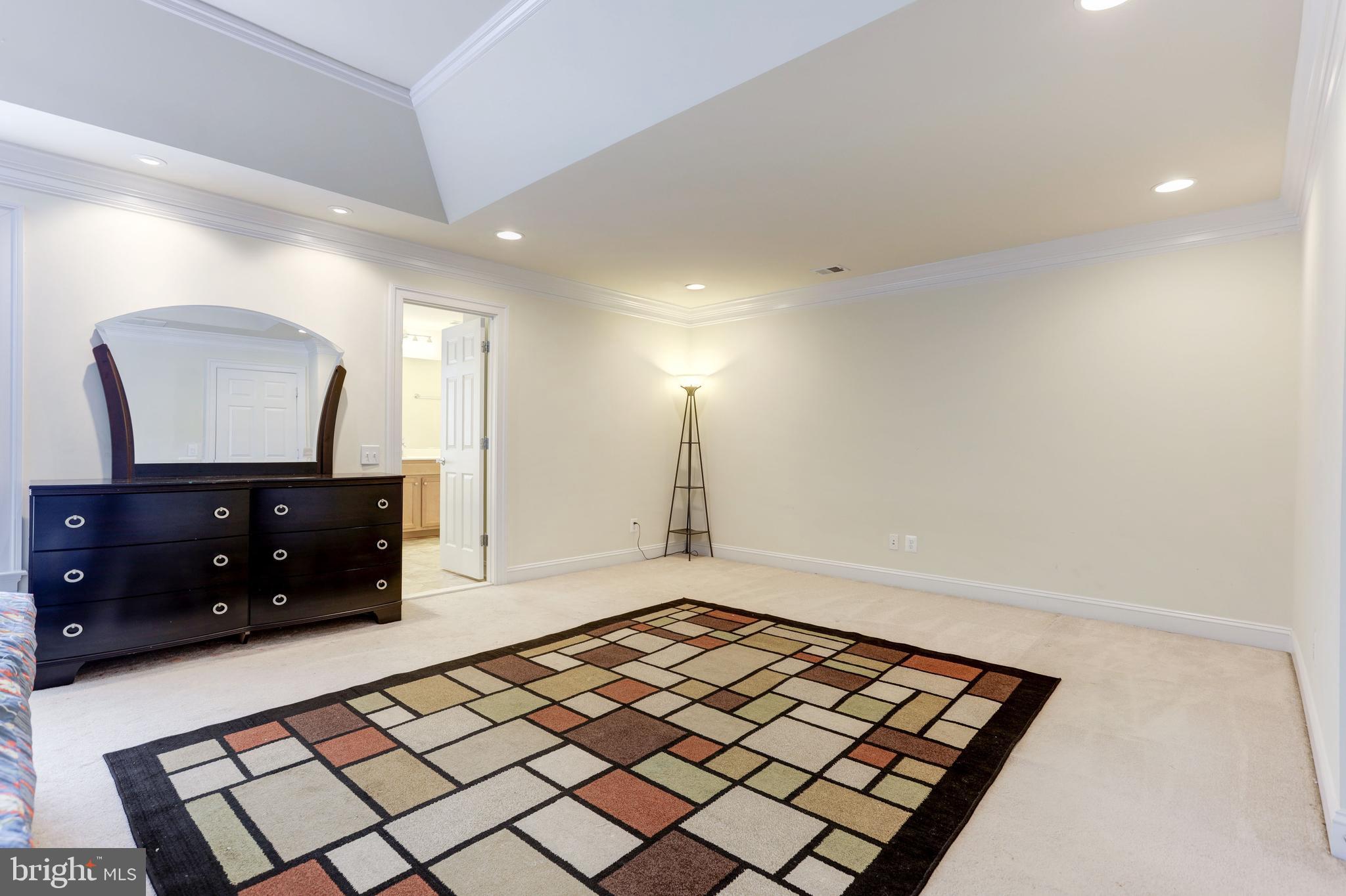 EAST GATE - Residential Lease