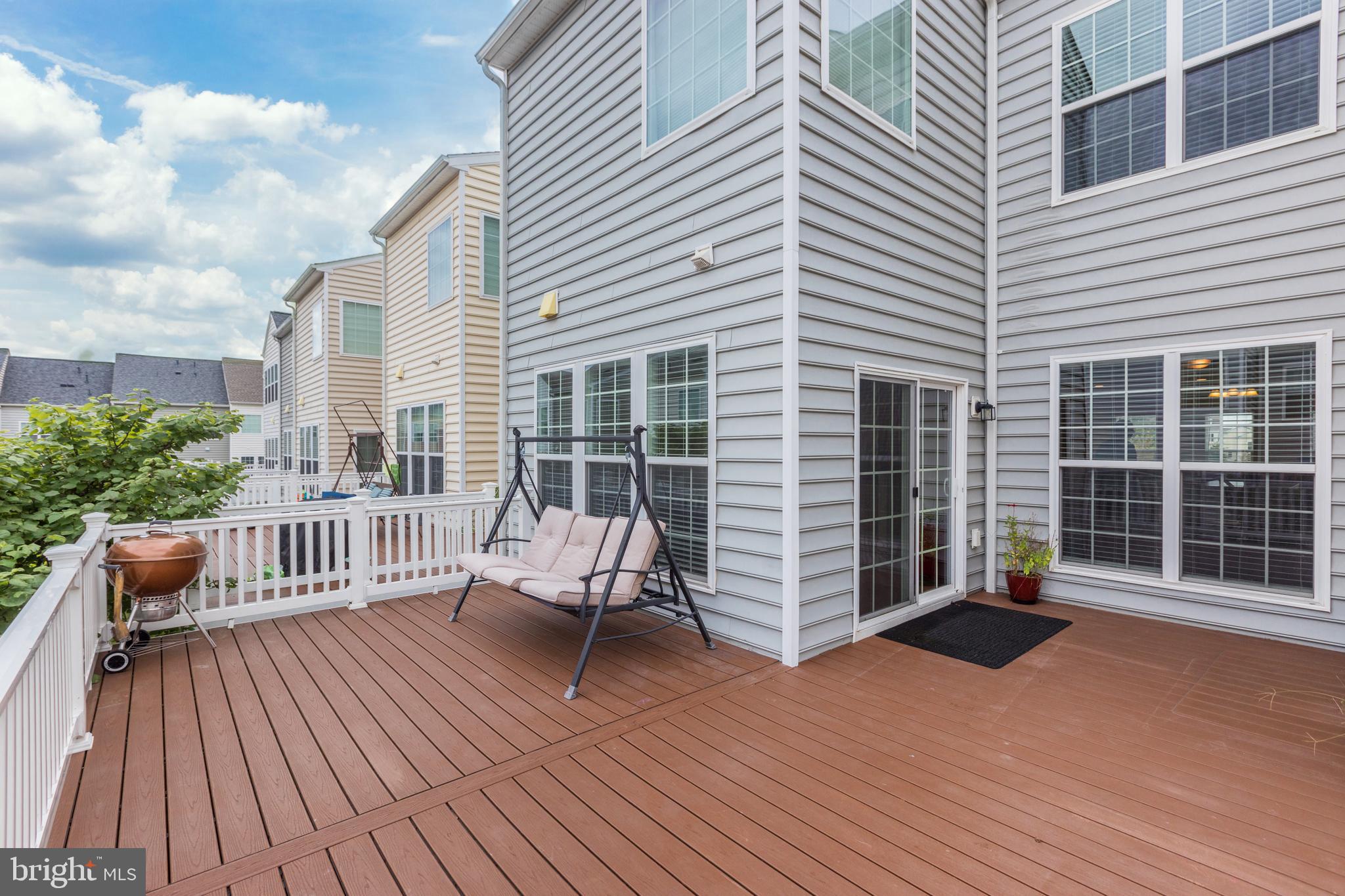 EAST GATE - Residential Lease