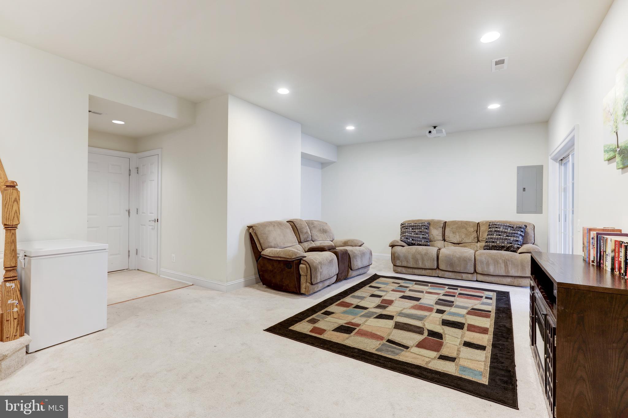 EAST GATE - Residential Lease