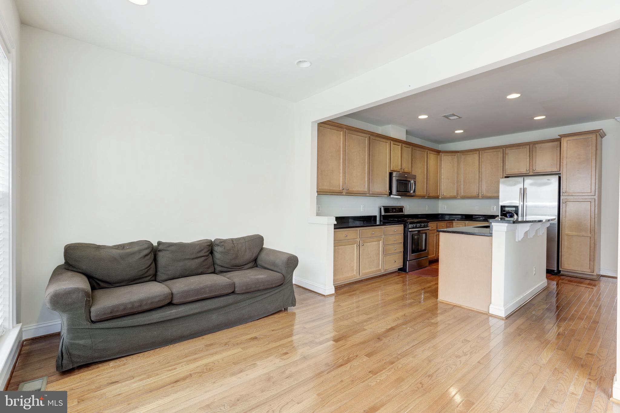 EAST GATE - Residential Lease