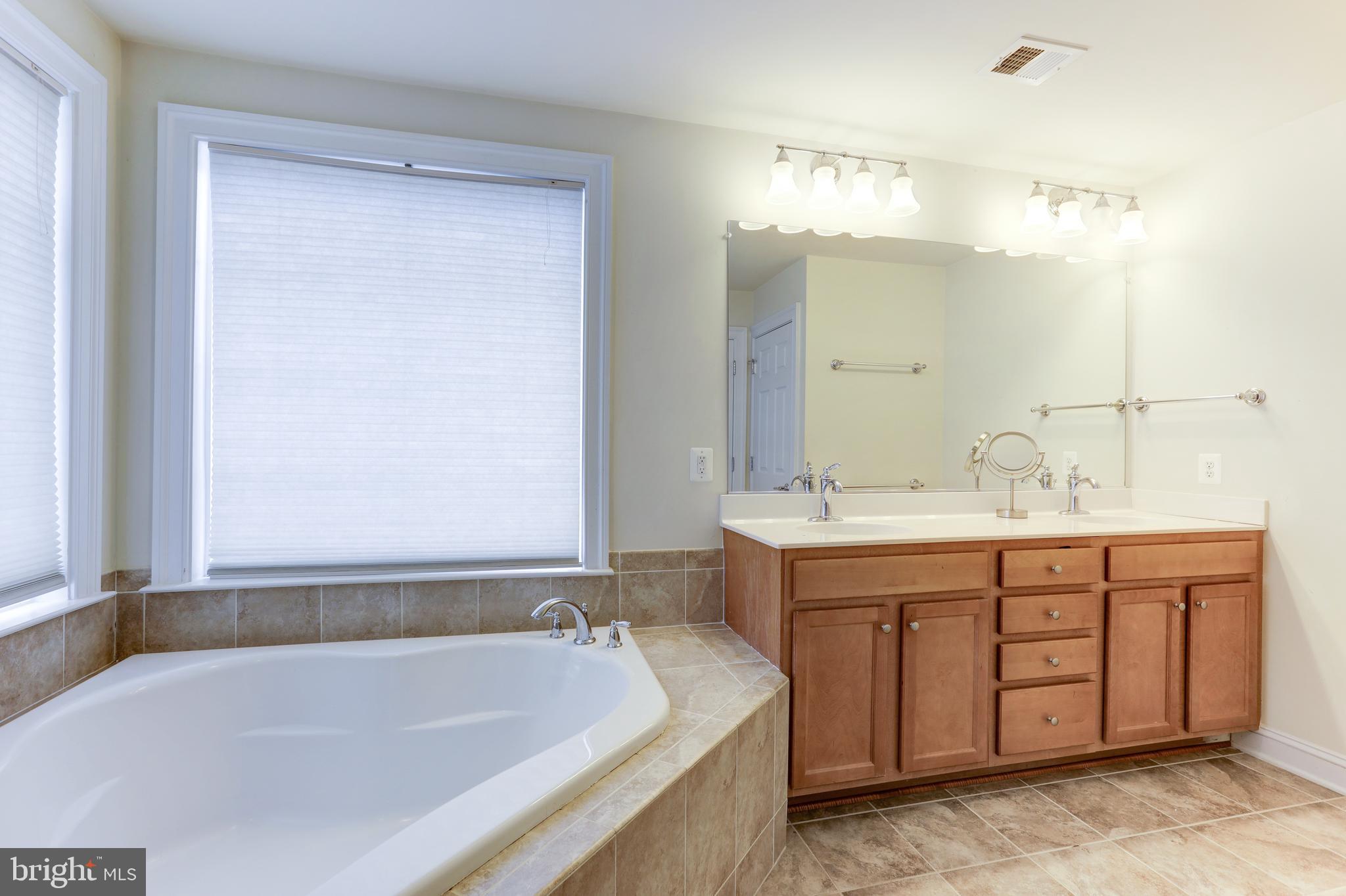 EAST GATE - Residential Lease