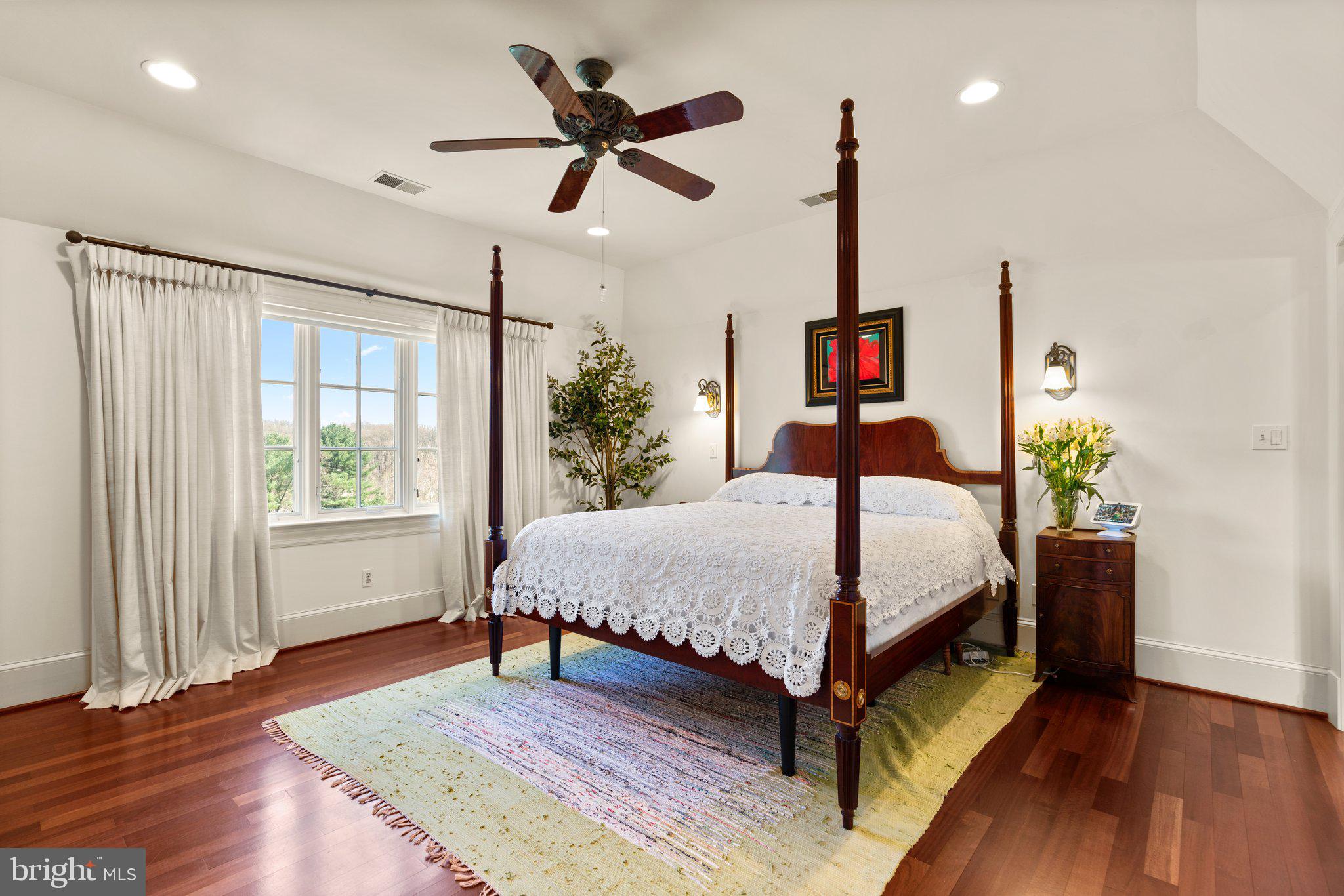 POTOMAC OUTSIDE - Residential