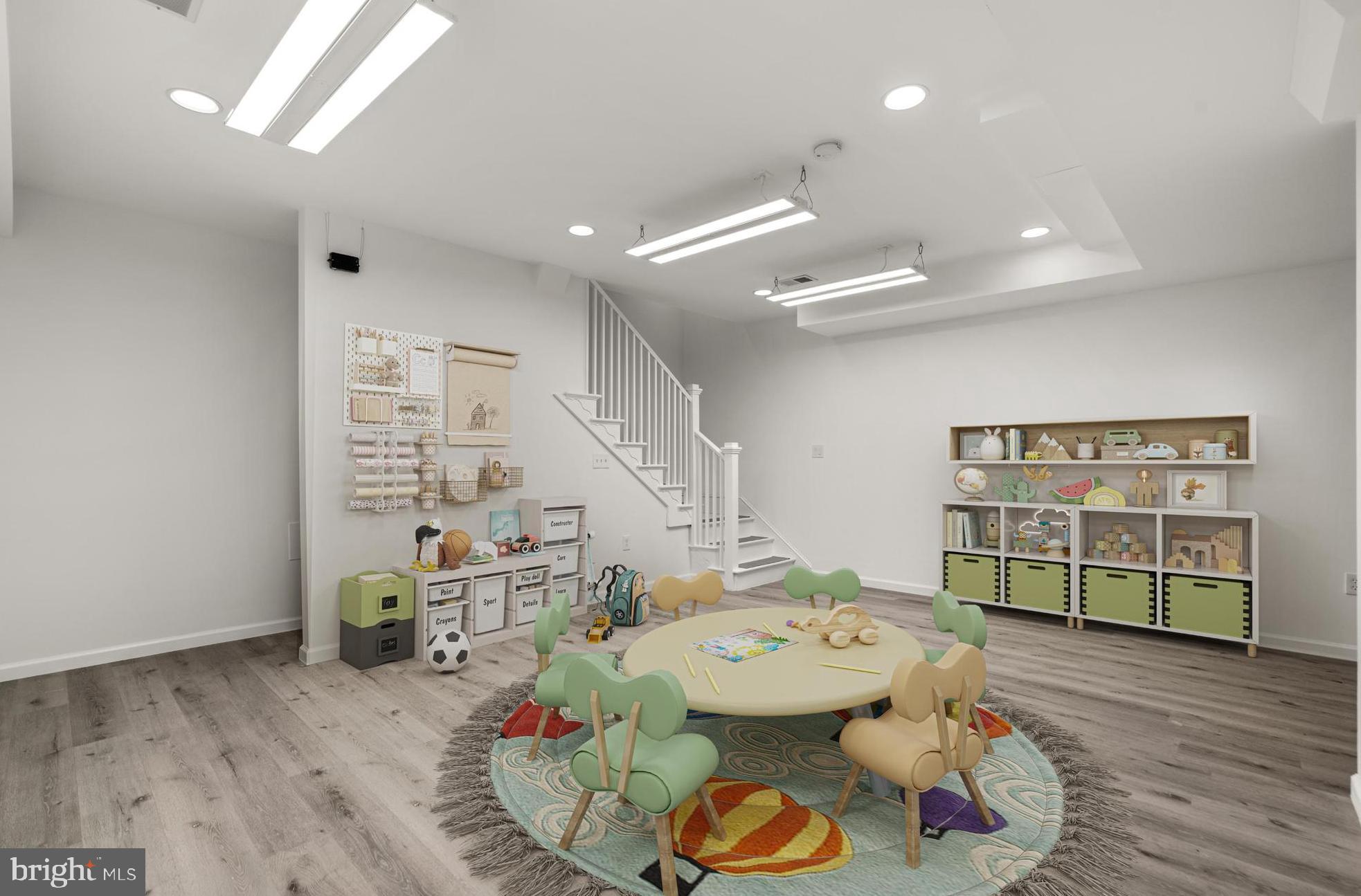 POTOMAC OUTSIDE - Residential