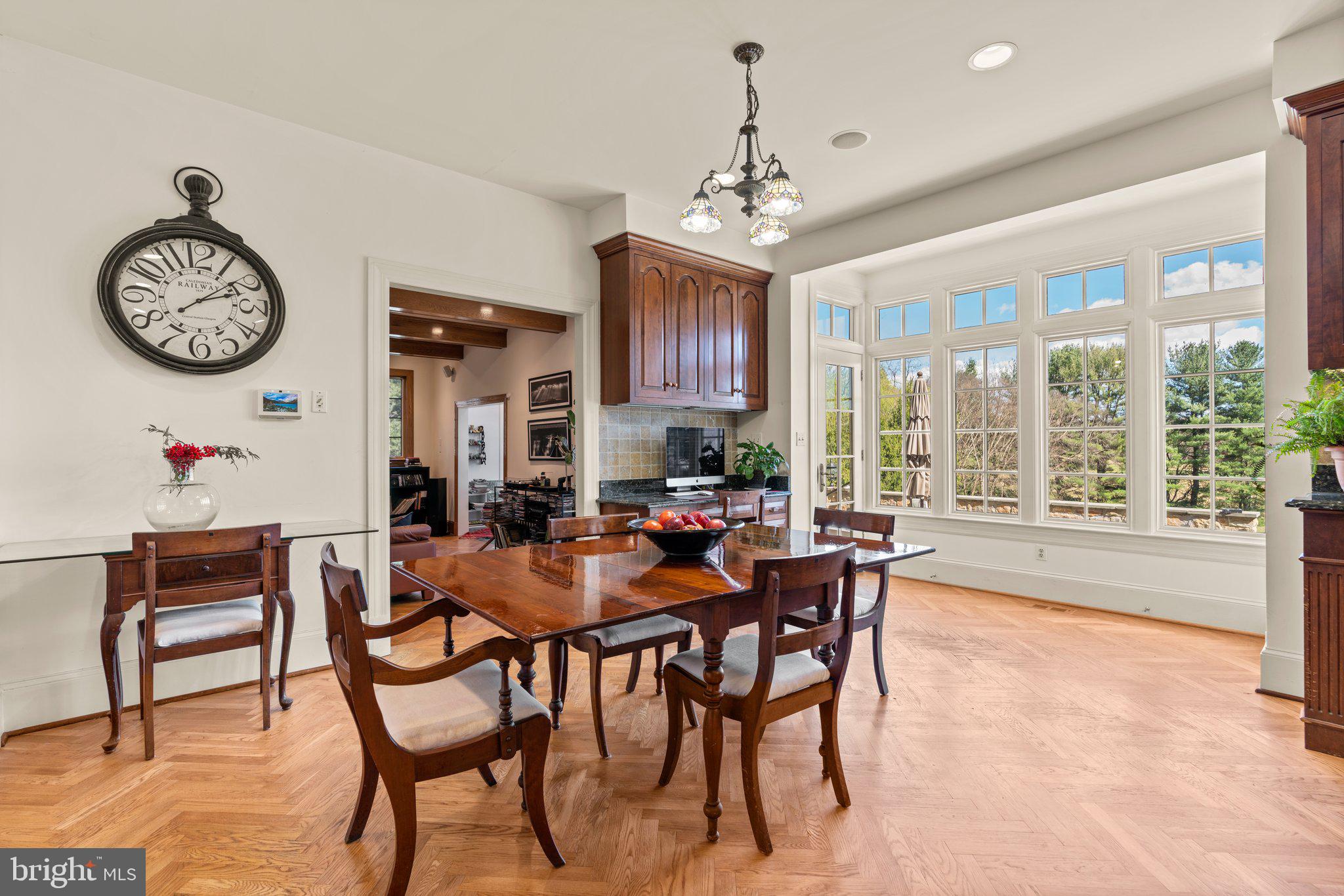 POTOMAC OUTSIDE - Residential