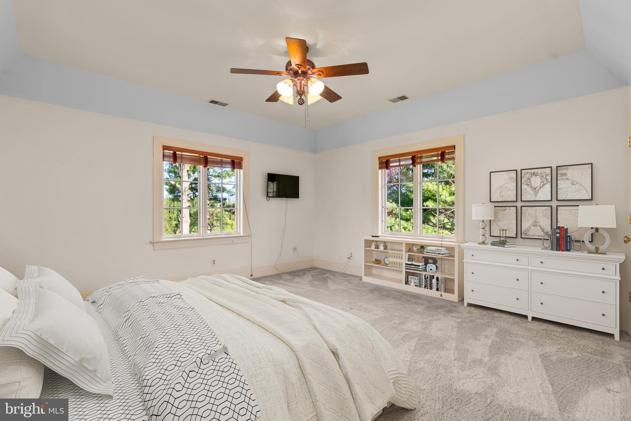 POTOMAC OUTSIDE - Residential