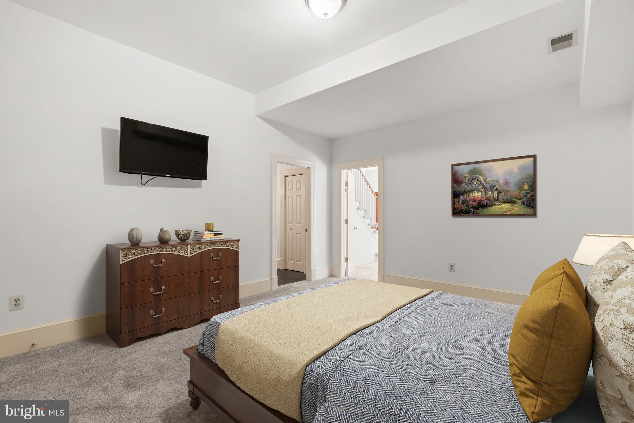 POTOMAC OUTSIDE - Residential