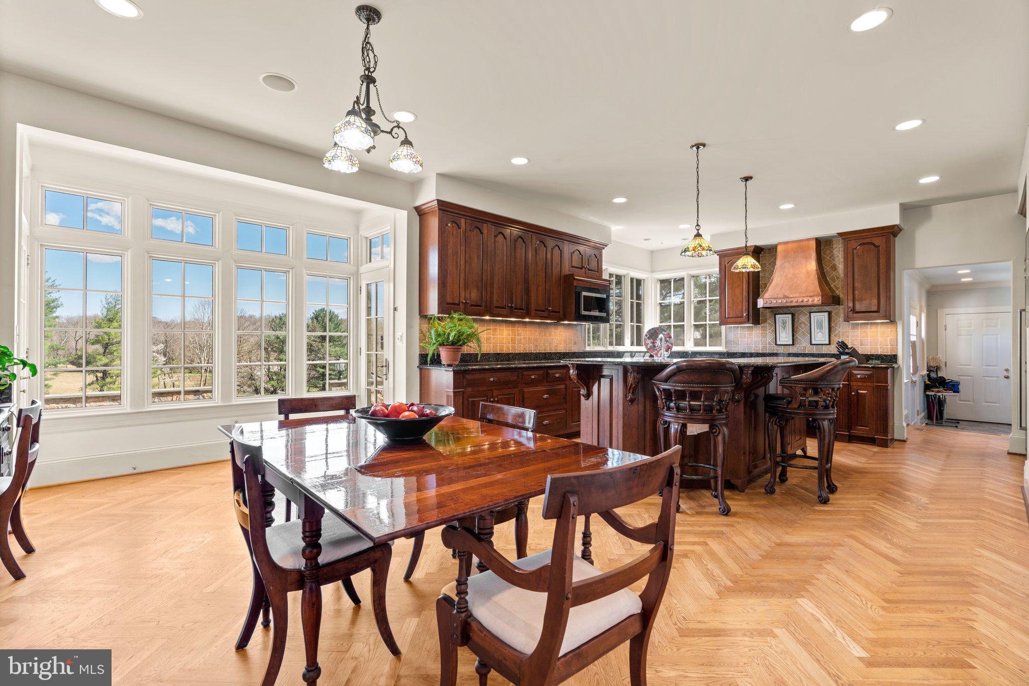 POTOMAC OUTSIDE - Residential