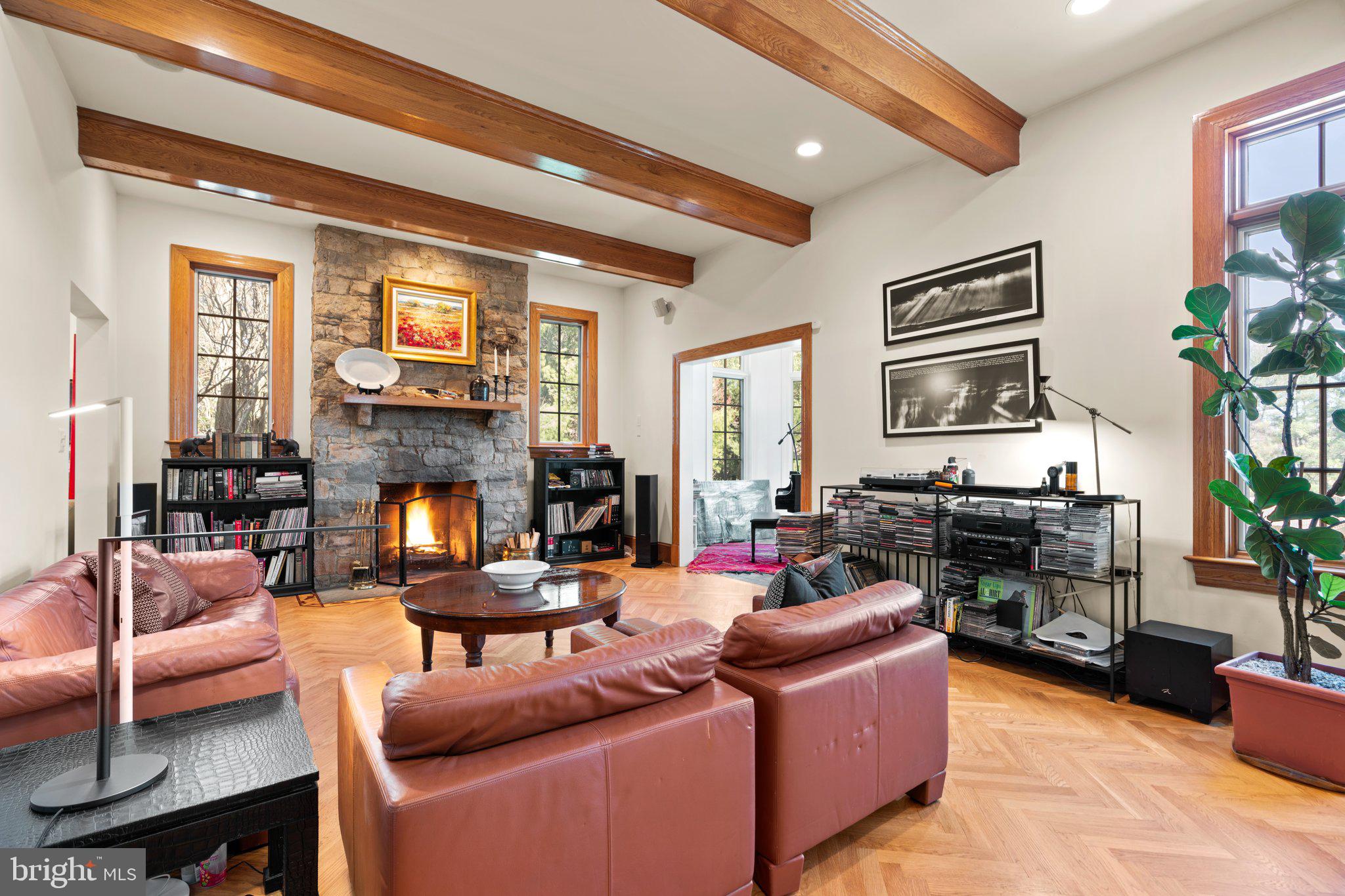 POTOMAC OUTSIDE - Residential