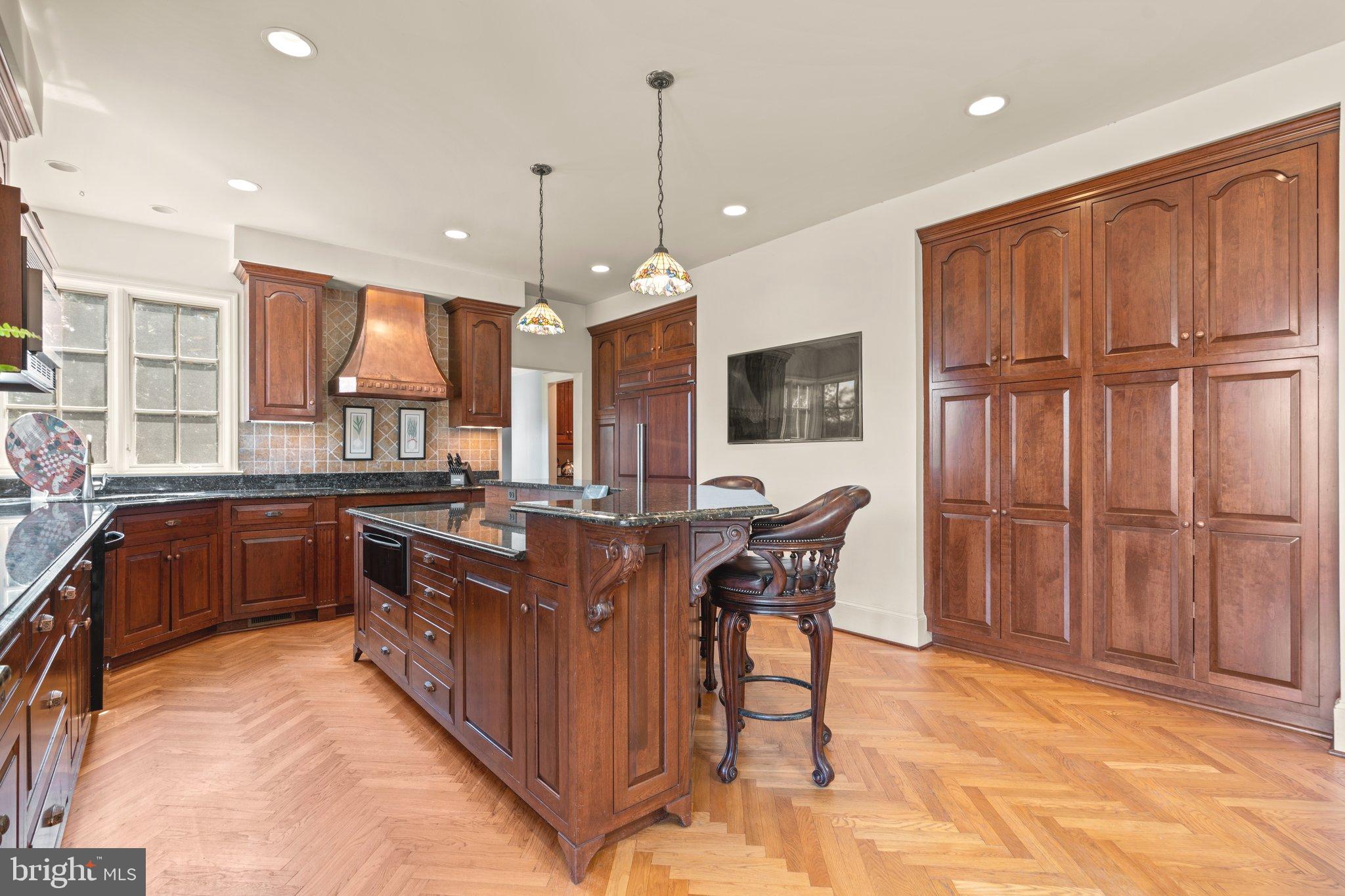 POTOMAC OUTSIDE - Residential