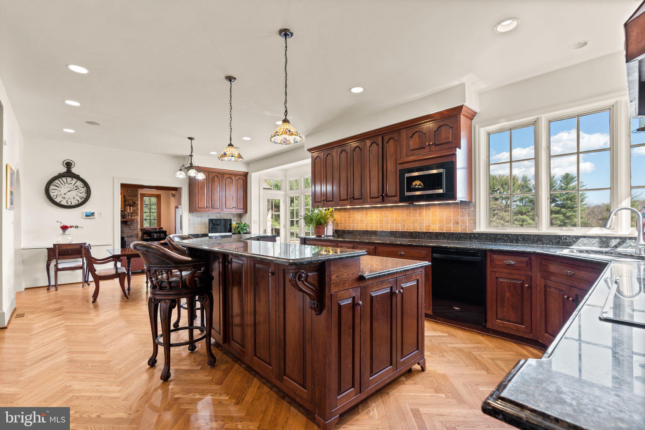 POTOMAC OUTSIDE - Residential