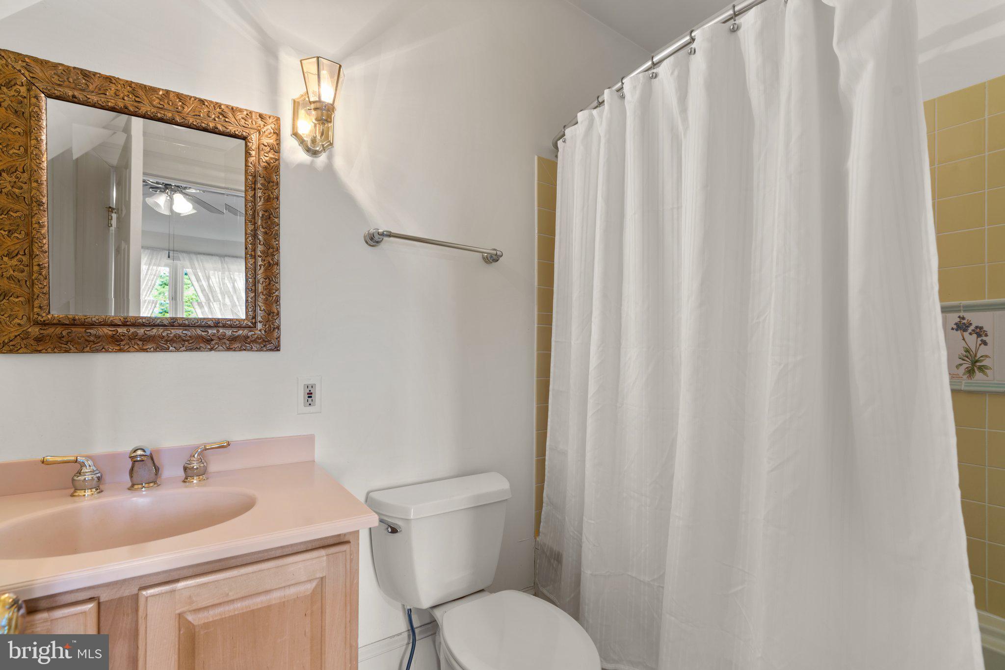 POTOMAC OUTSIDE - Residential