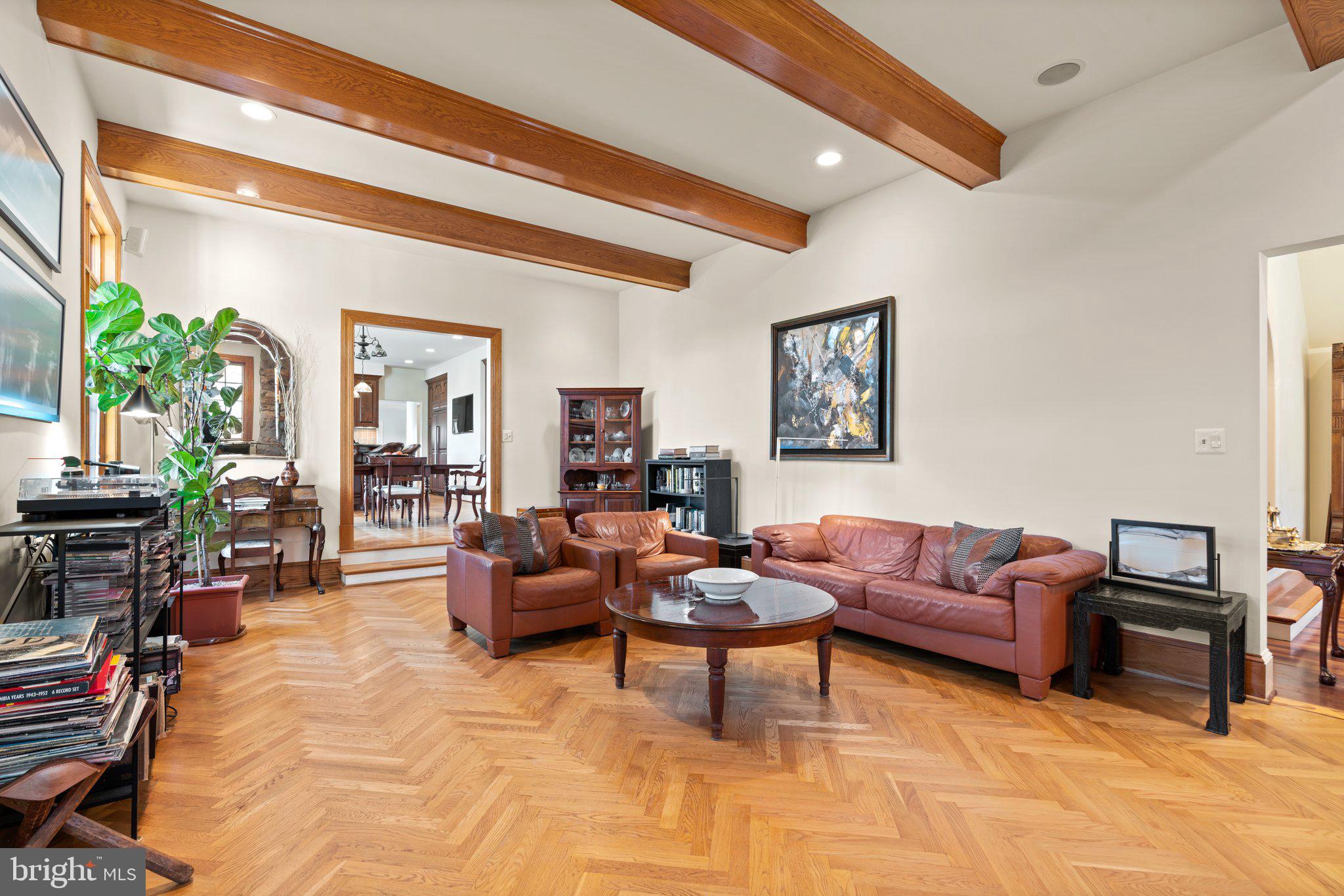 POTOMAC OUTSIDE - Residential