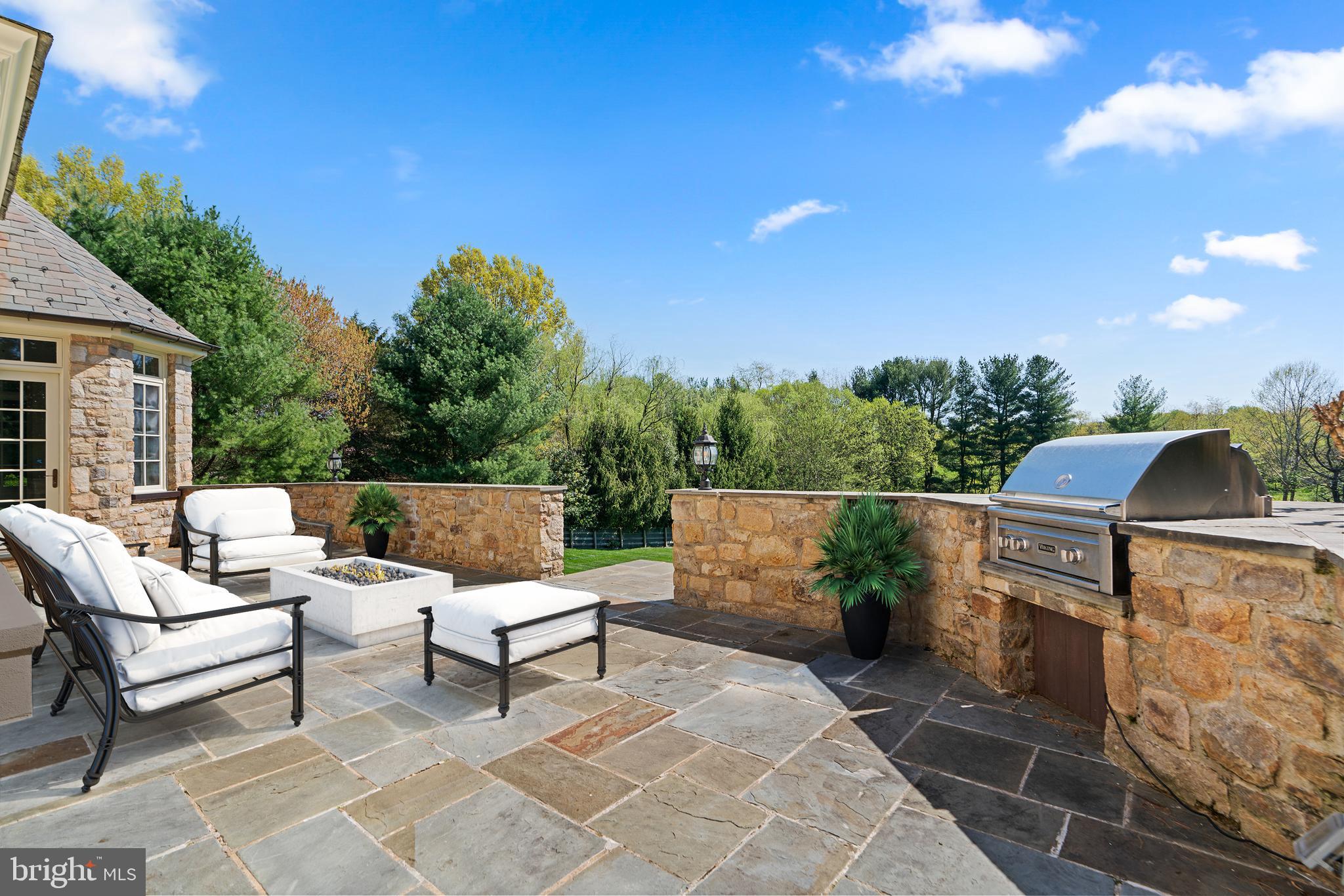 POTOMAC OUTSIDE - Residential