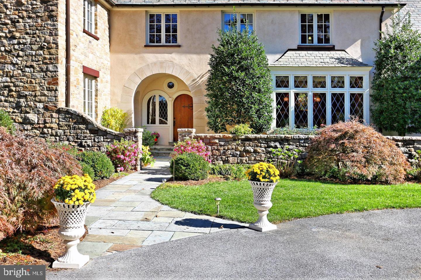 POTOMAC OUTSIDE - Residential