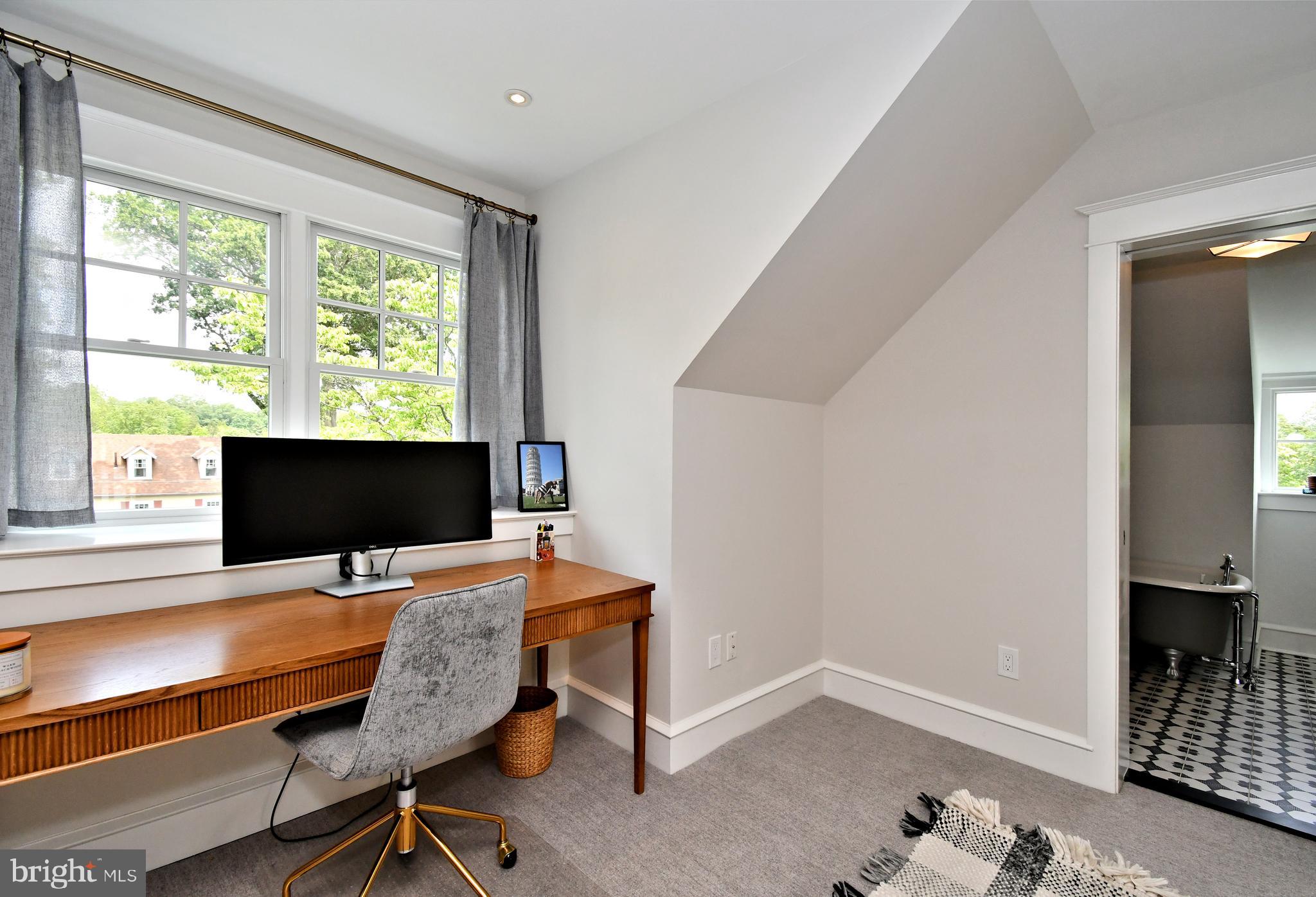 DEEPDALE - Residential
