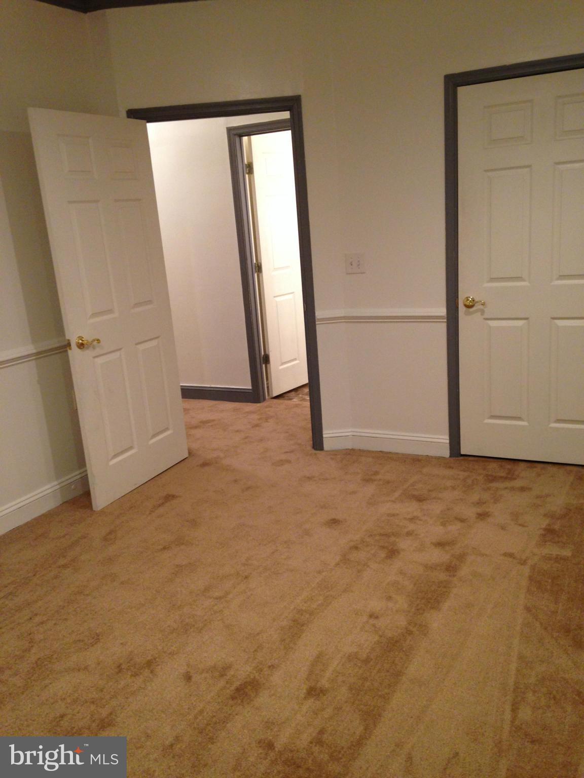 GREENBELT LAKE VILLAGE - Residential Lease