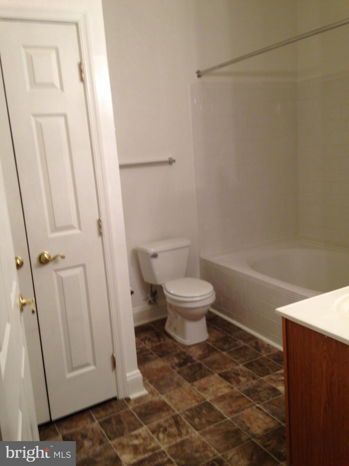 GREENBELT LAKE VILLAGE - Residential Lease