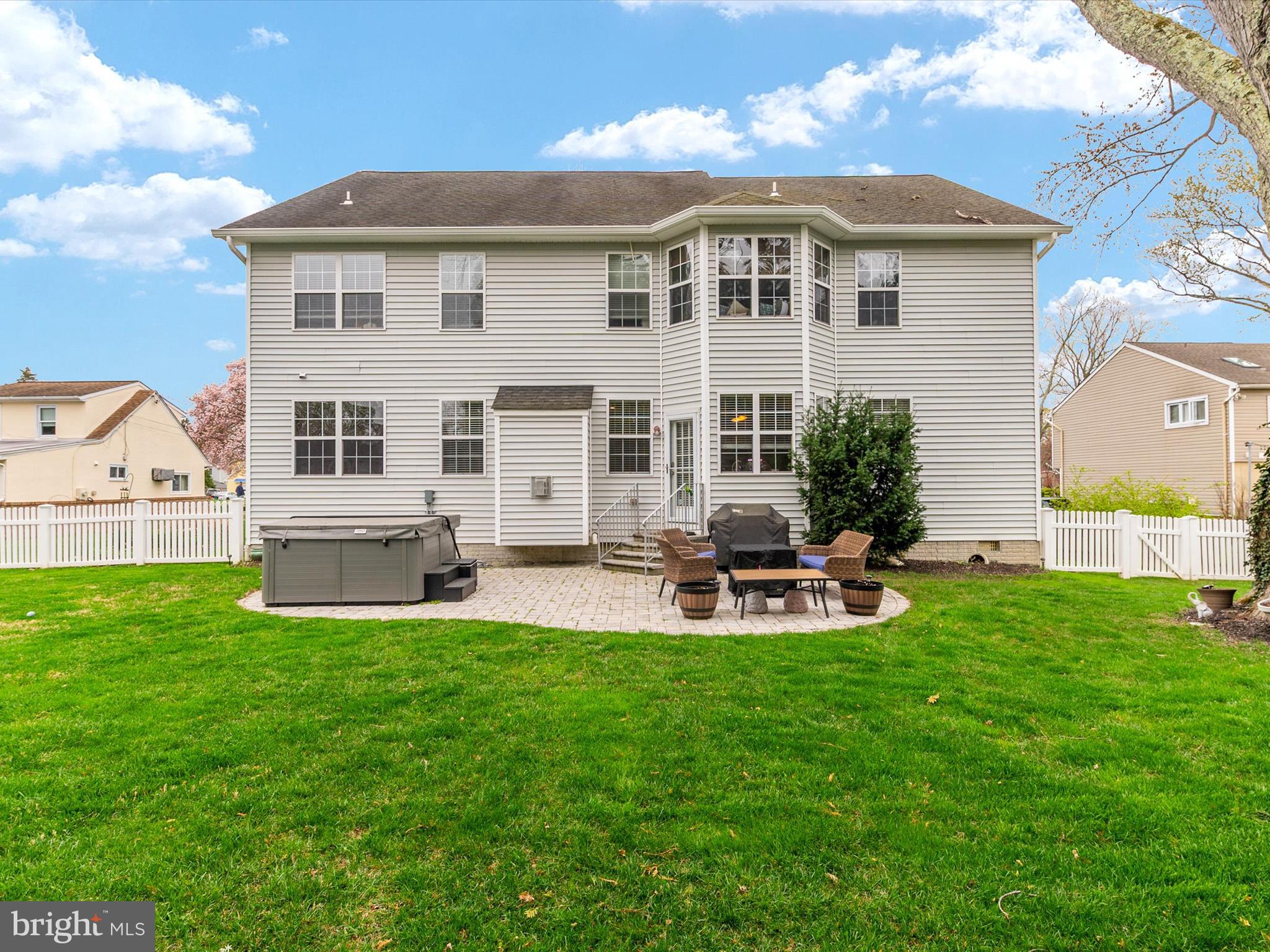 WHITEHALL BEACH - Residential