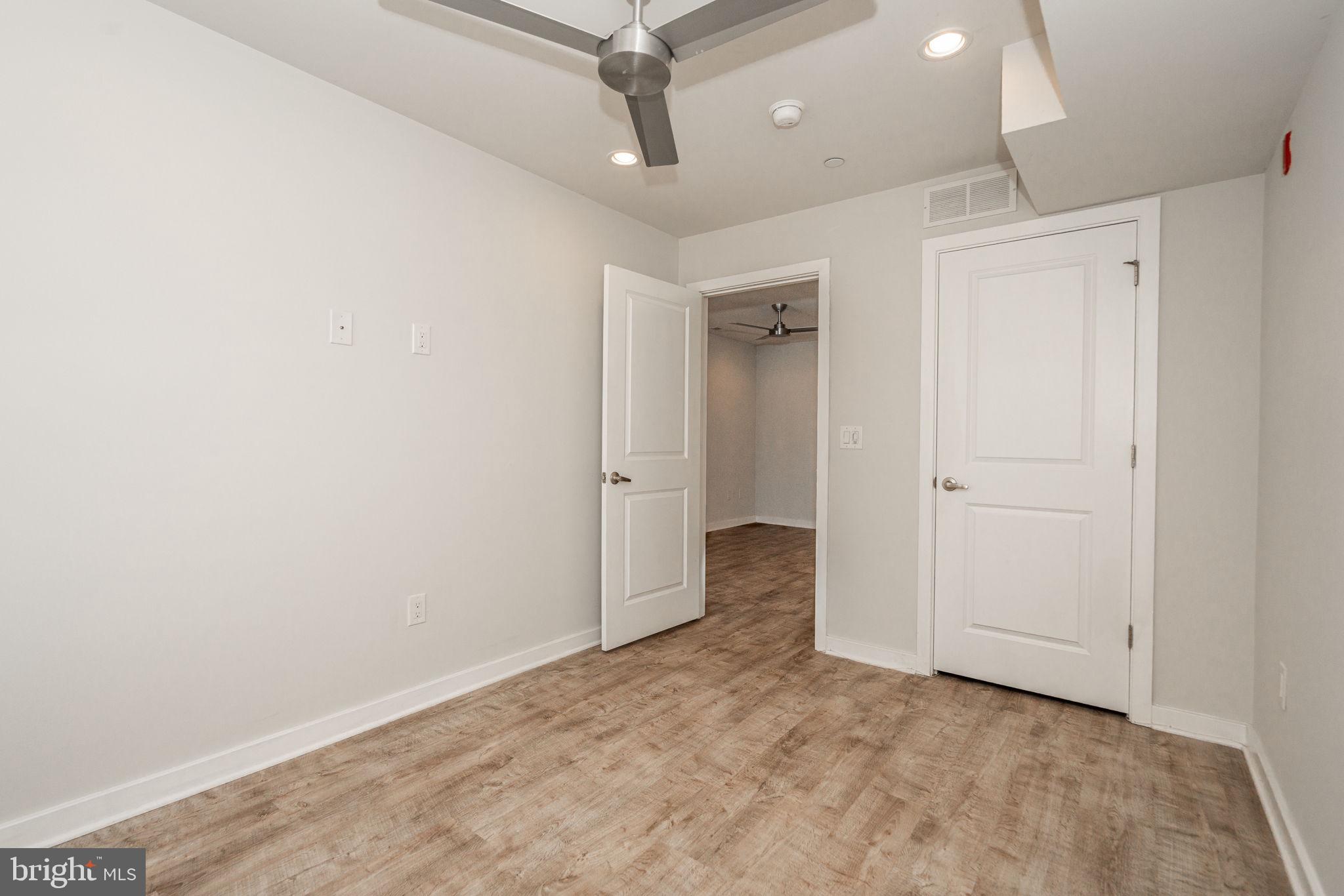 POINT BREEZE - Residential Lease